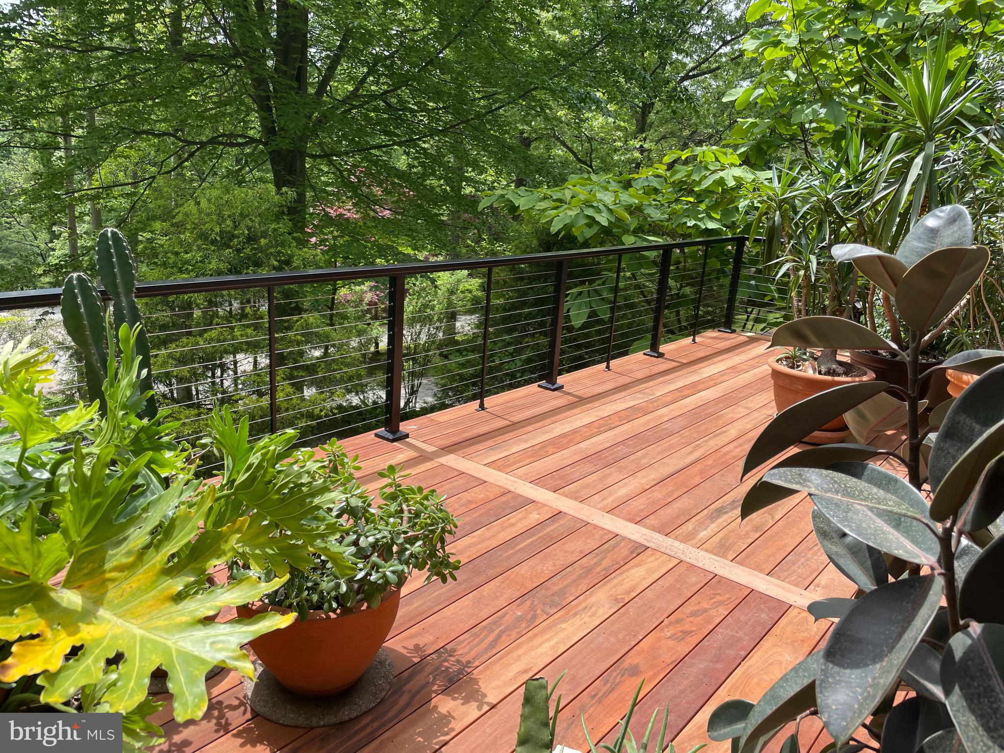 COLONIAL VIL - Residential