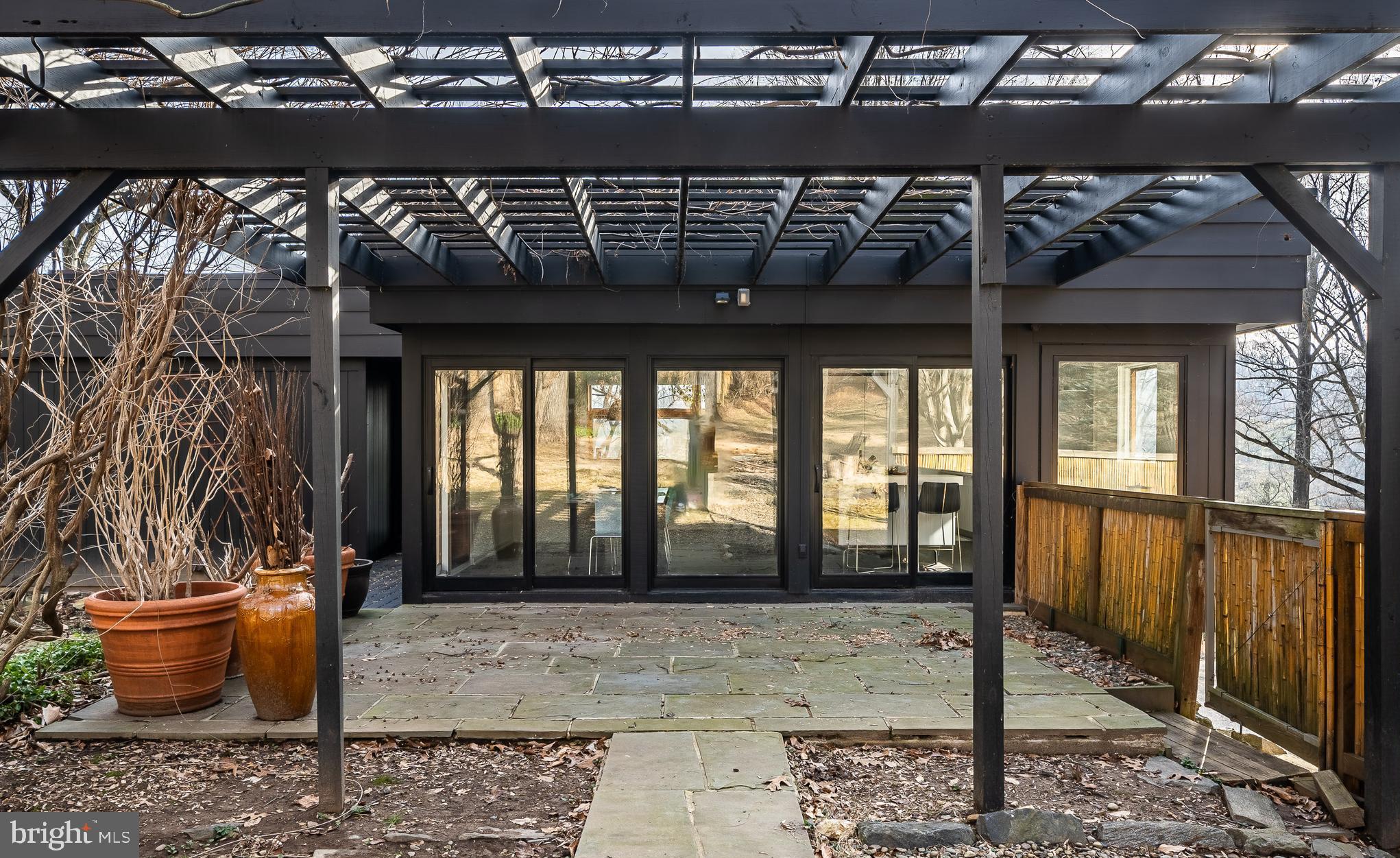 COLONIAL VIL - Residential