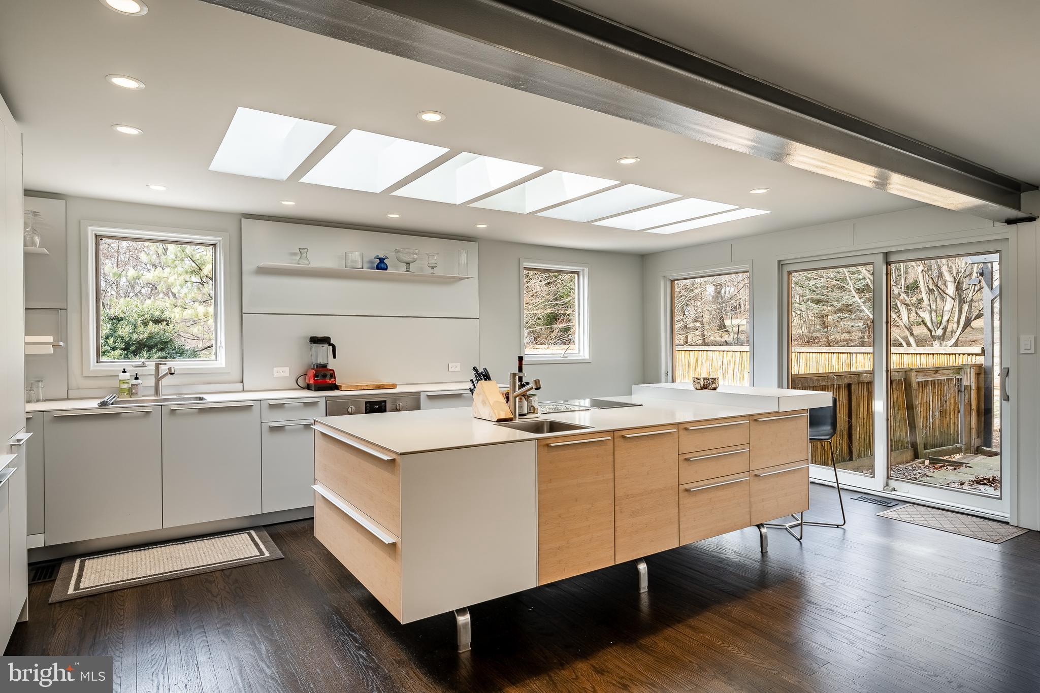 COLONIAL VIL - Residential