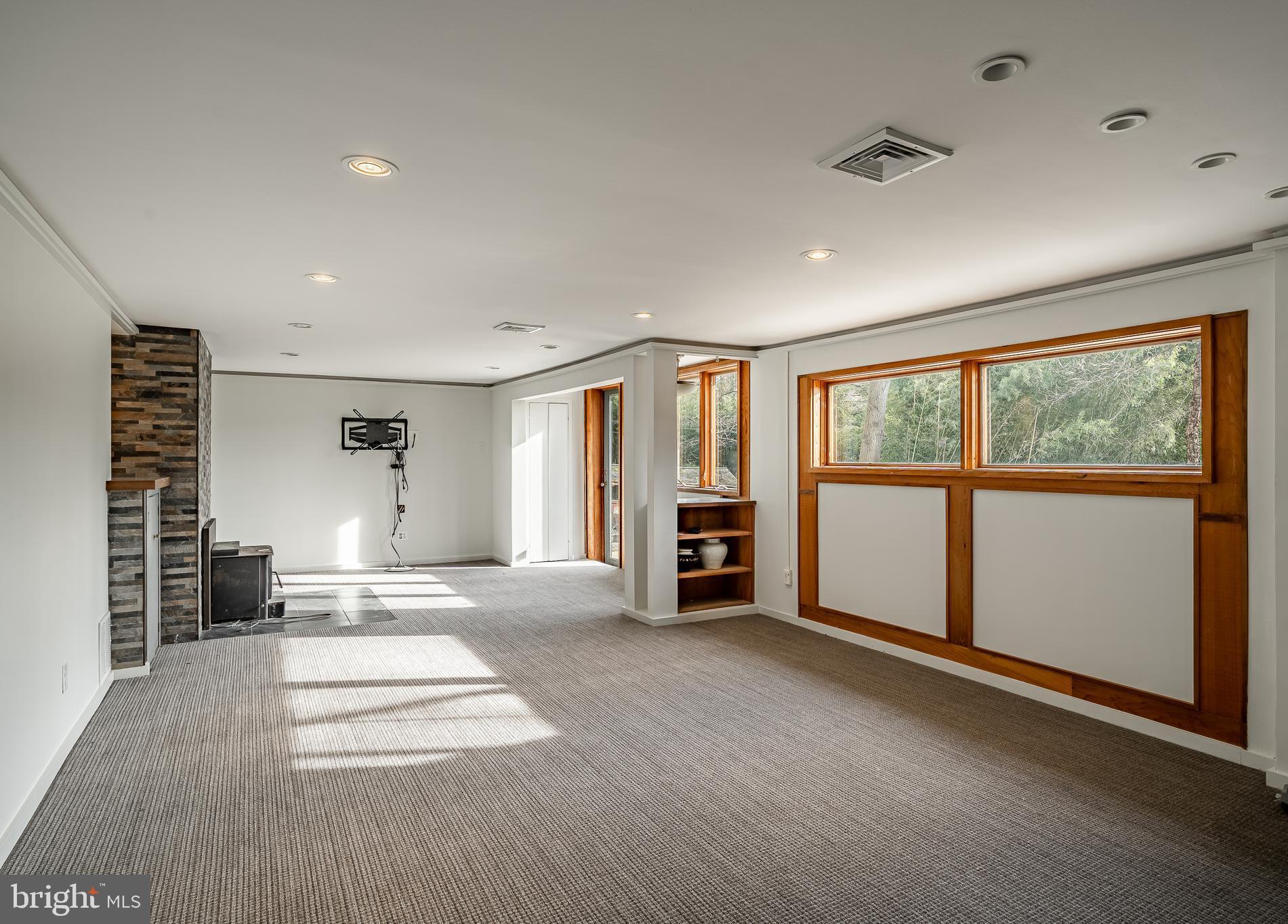 COLONIAL VIL - Residential