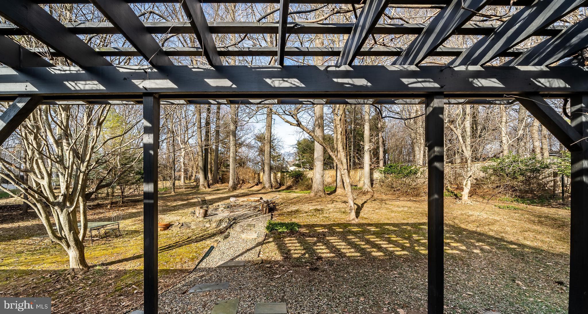 COLONIAL VIL - Residential