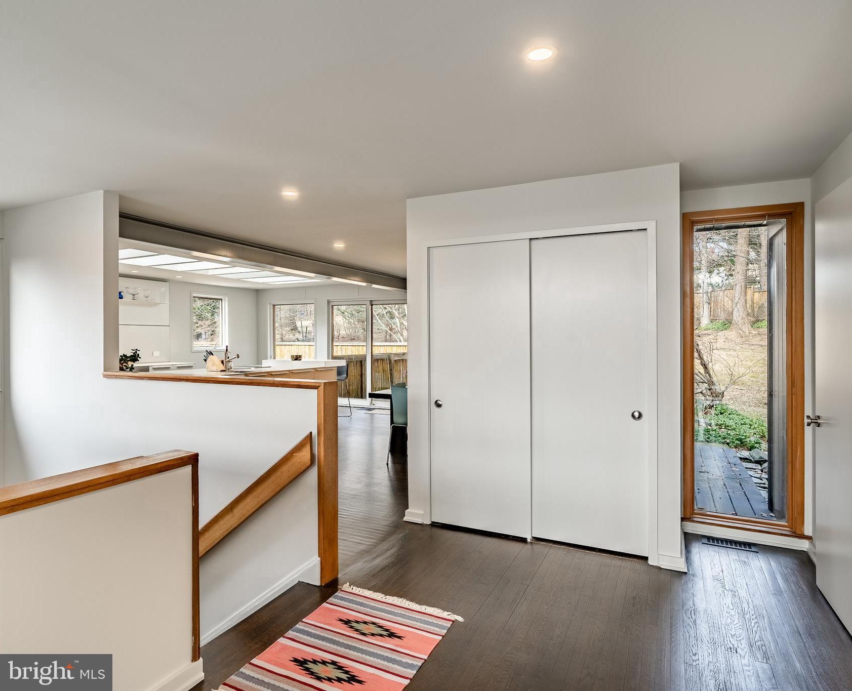 COLONIAL VIL - Residential