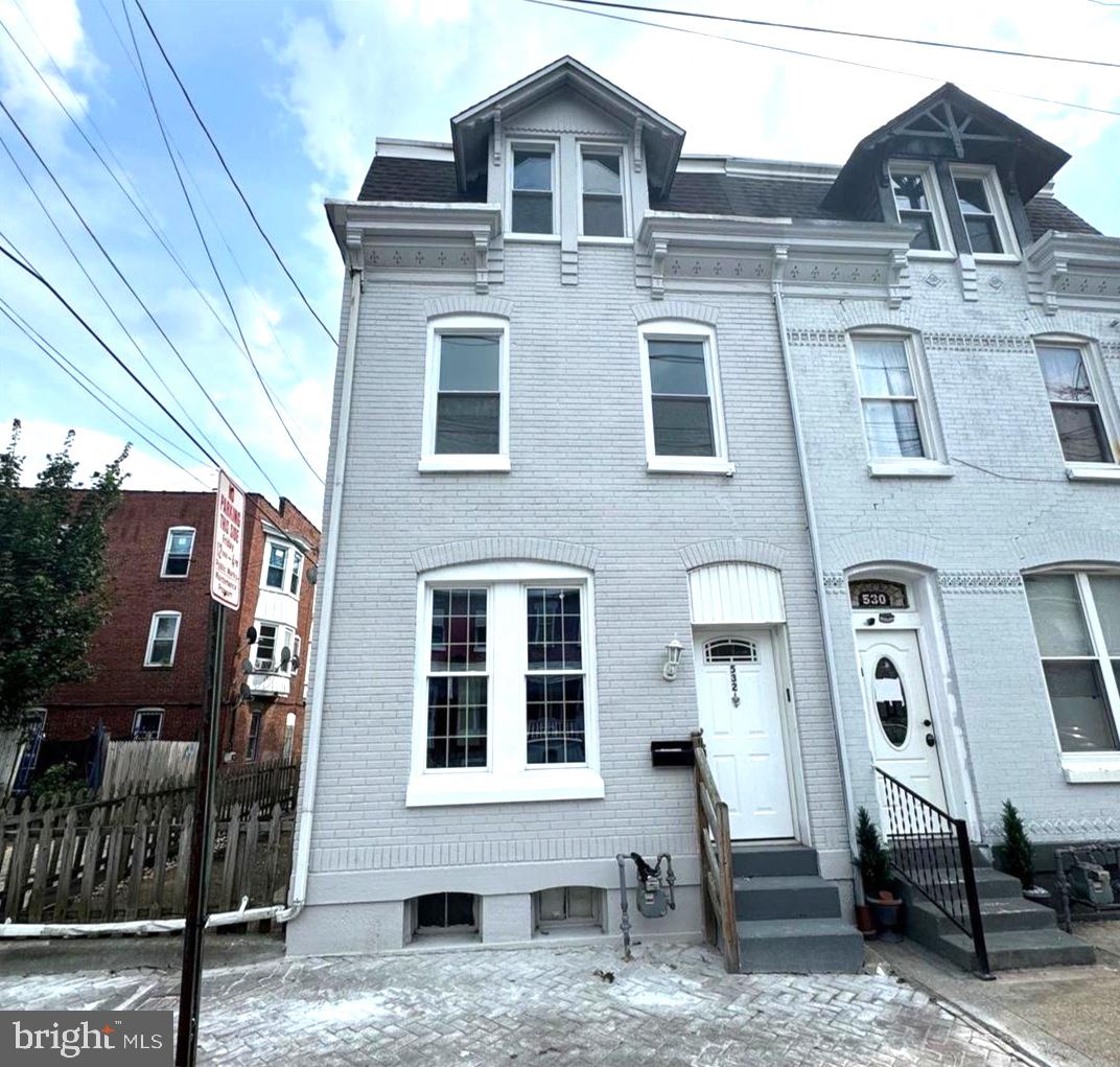 532 WINDSOR STREET
