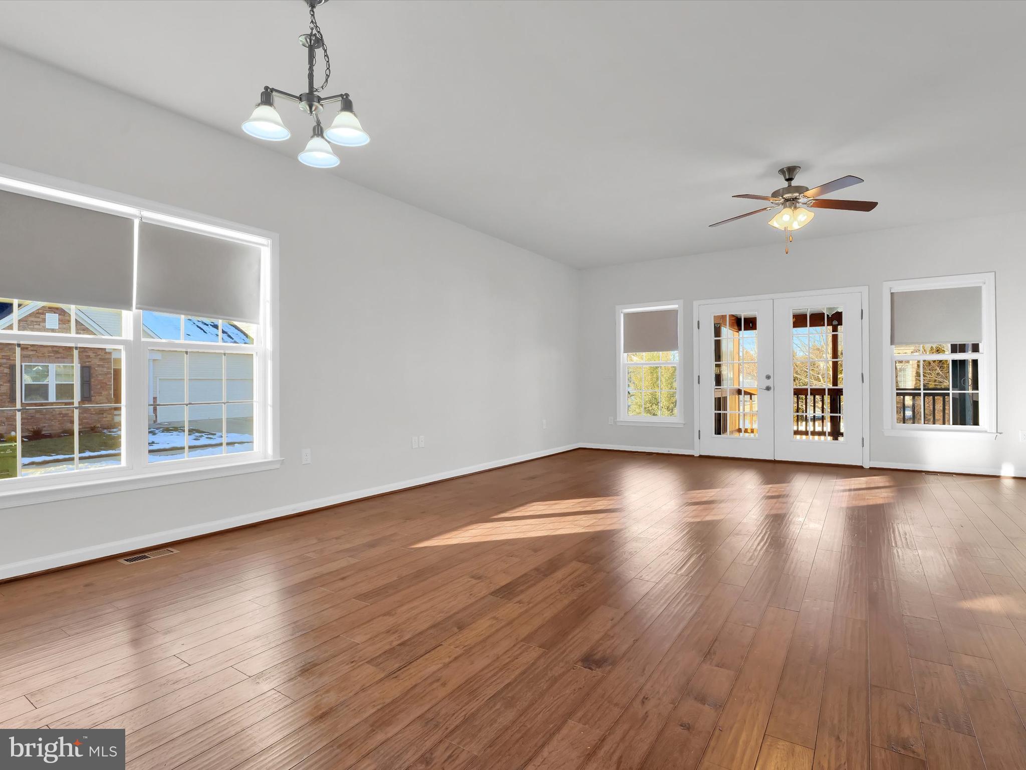 RIVER CROSSING - Residential