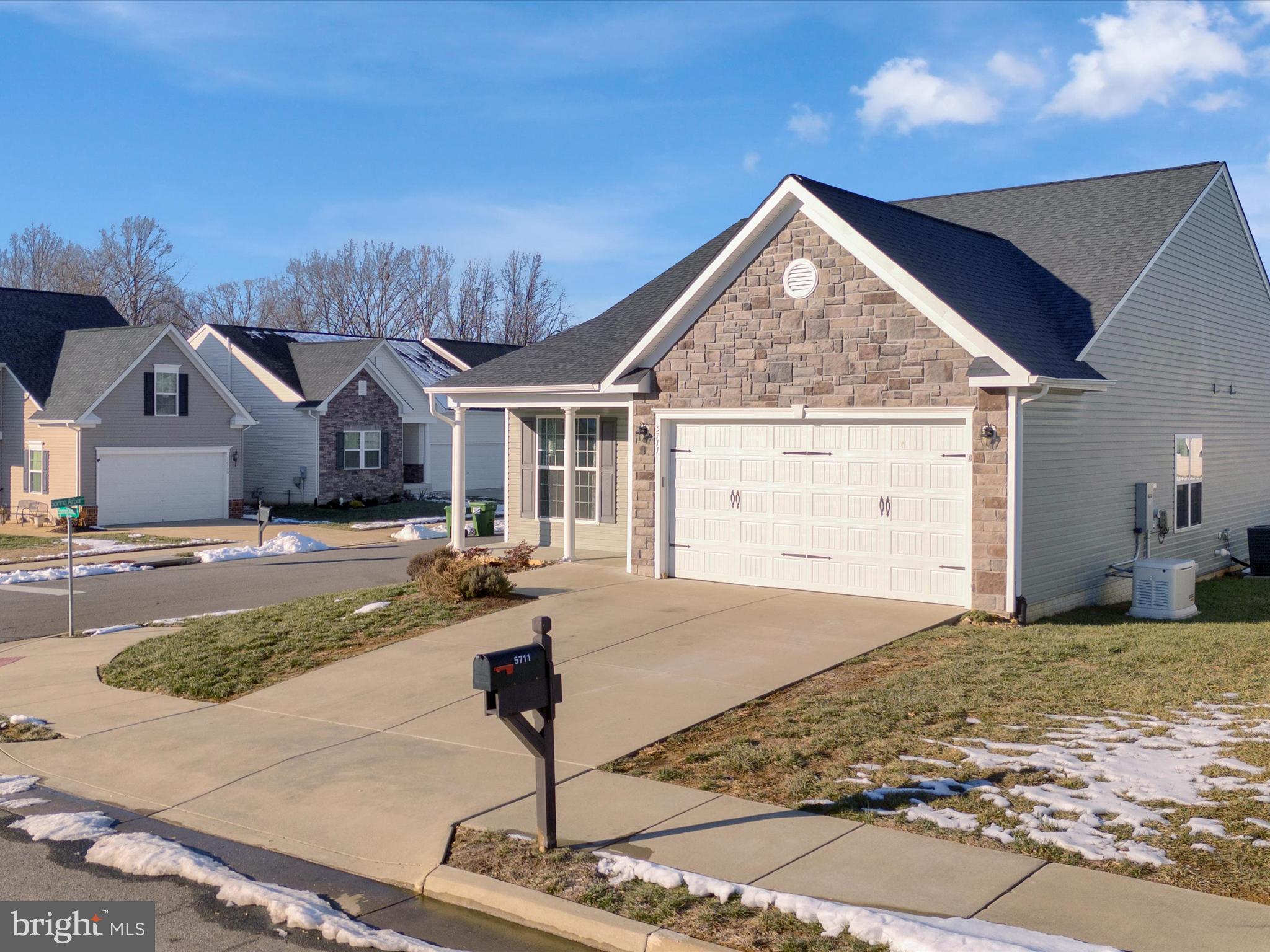 RIVER CROSSING - Residential