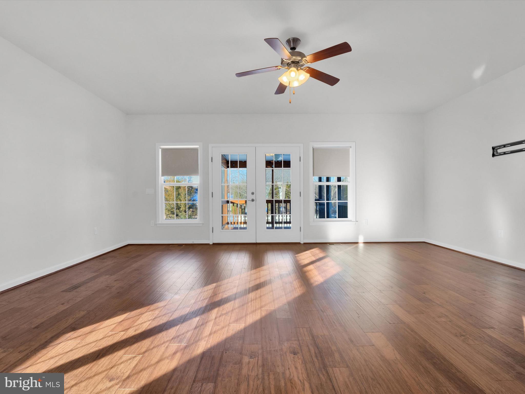 RIVER CROSSING - Residential