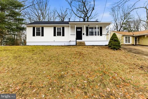 16 E WOODBURN AVENUE PINE HILL NJ 08021