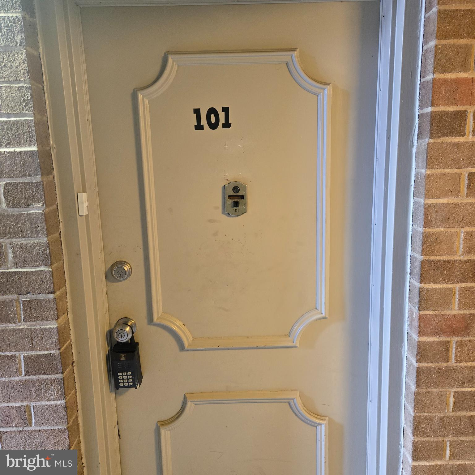 THOMAS CHOICE GARDENS - Residential Lease