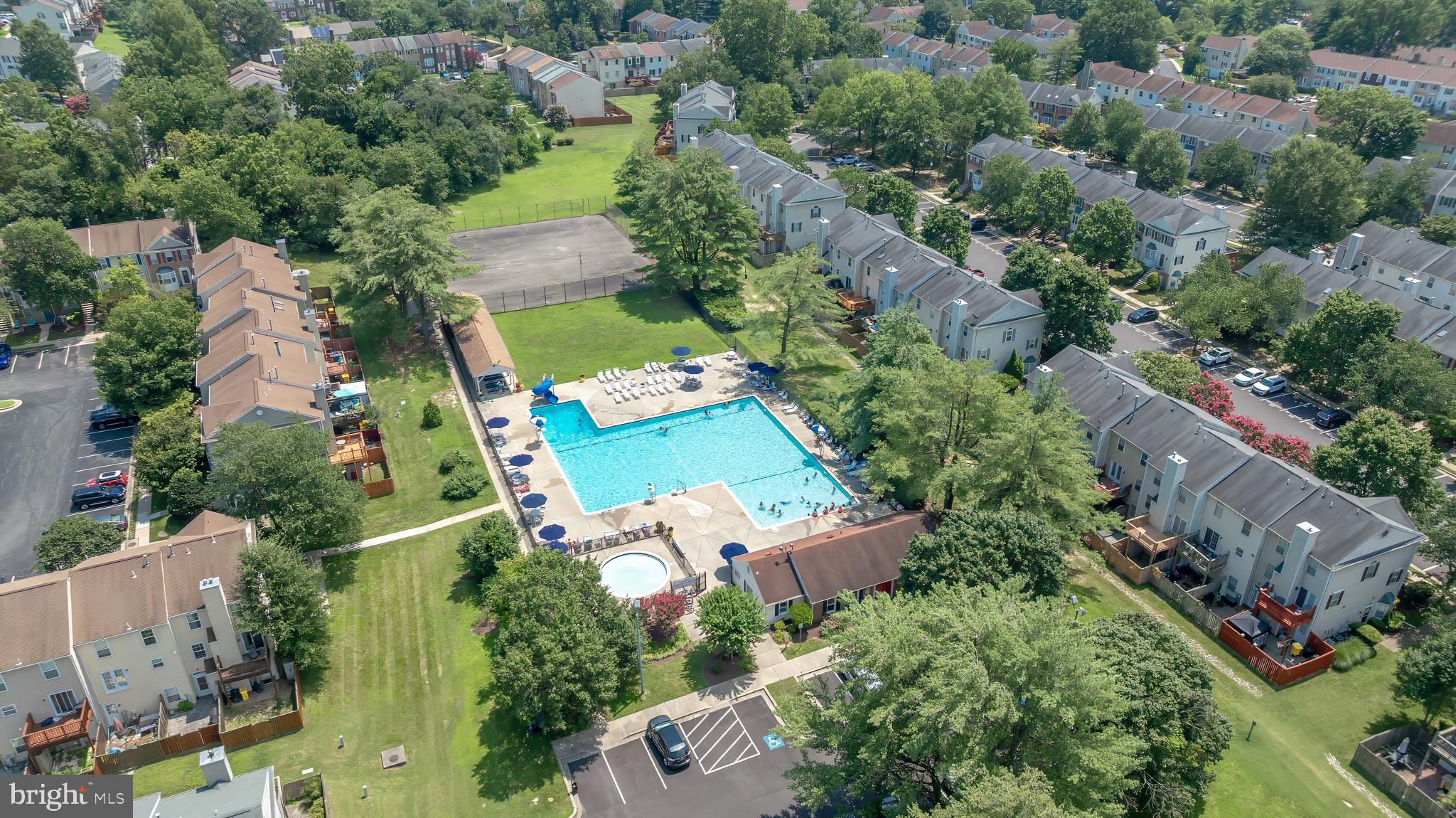 THE KNOLLS - Residential