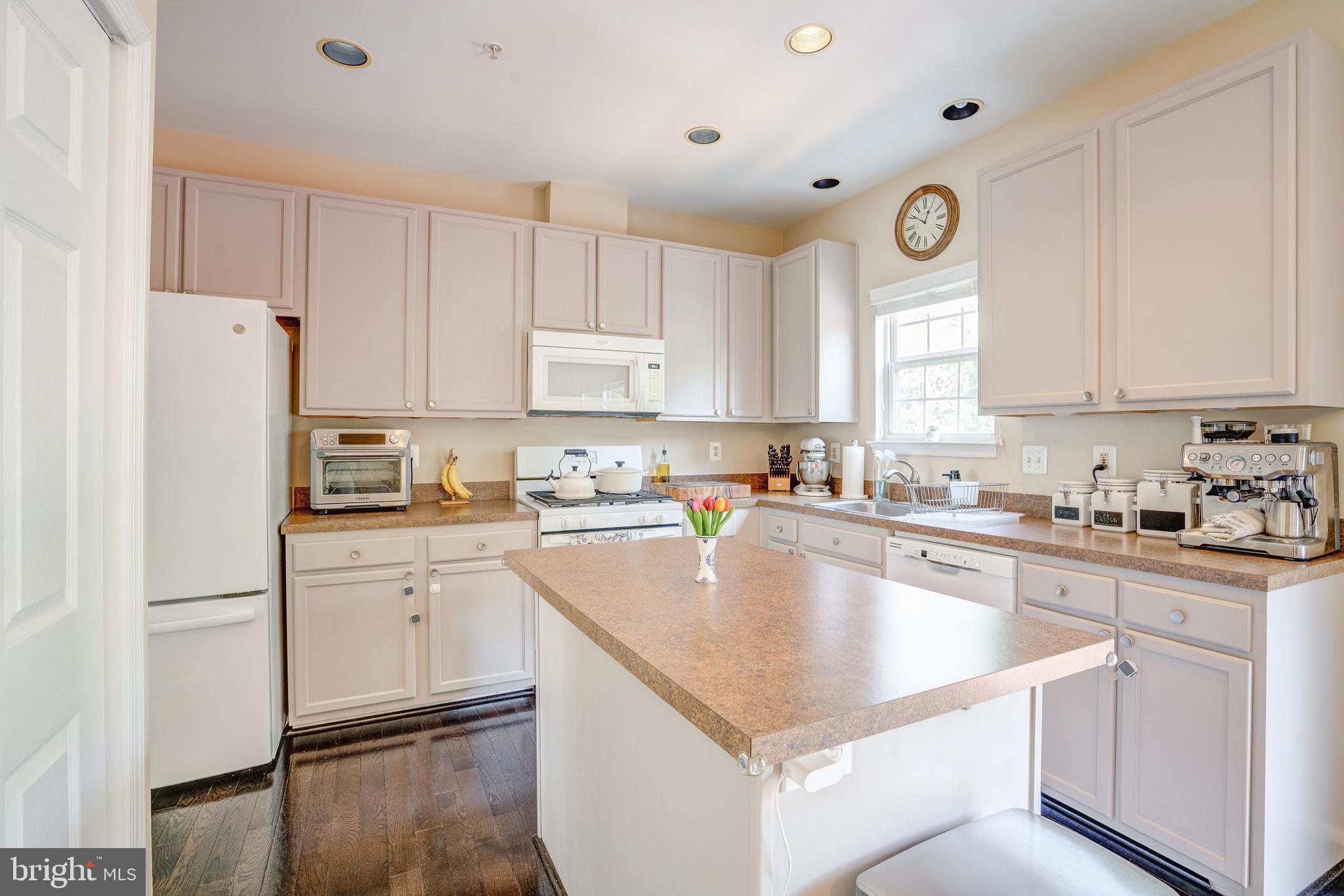 THE KNOLLS - Residential