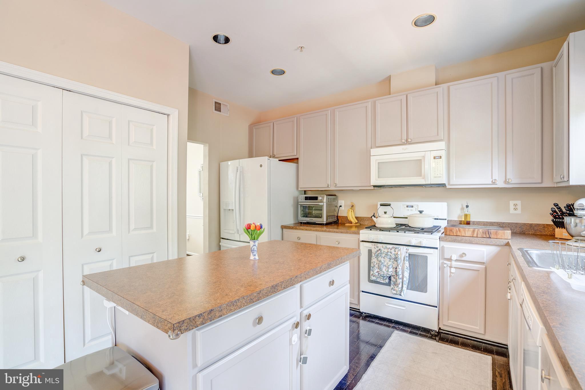 THE KNOLLS - Residential