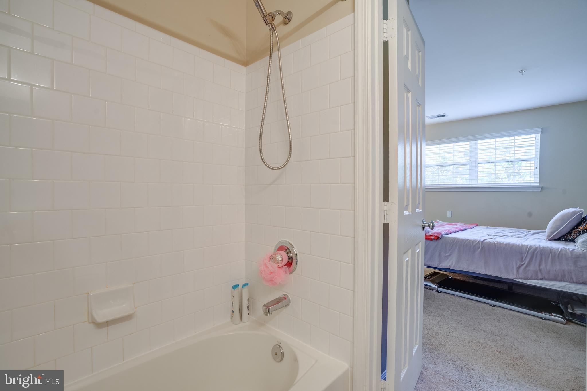 THE KNOLLS - Residential