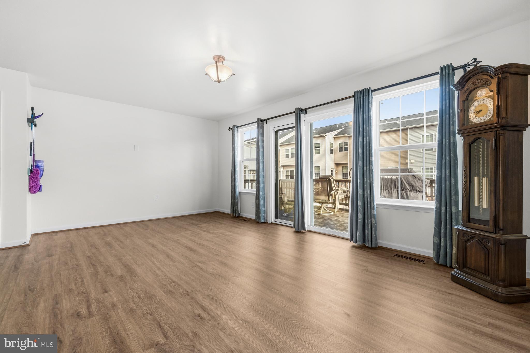 RIVERSIDE - Residential