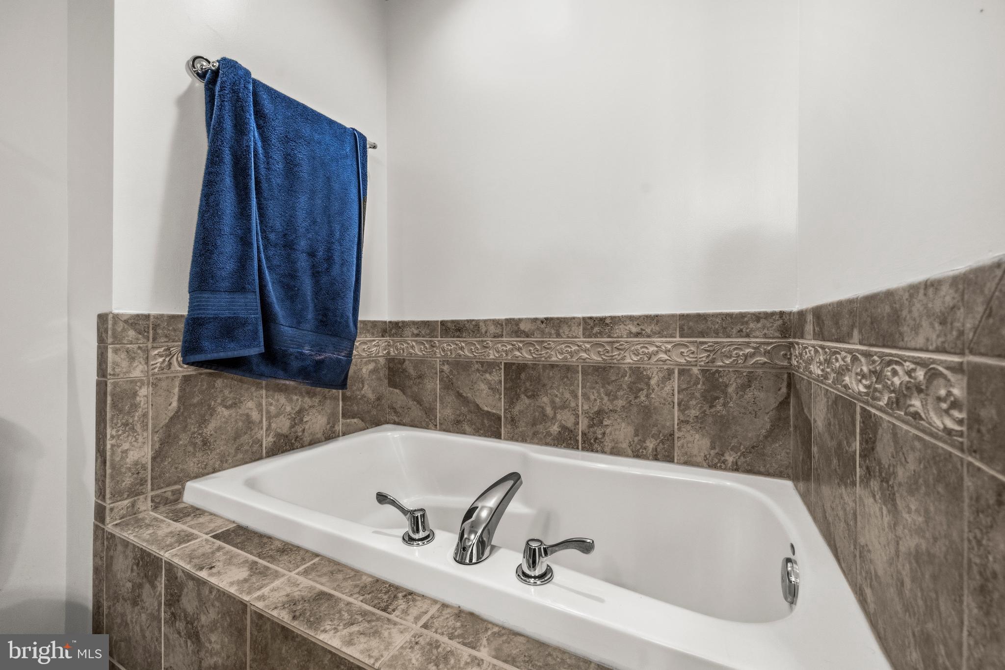 RIVERSIDE - Residential