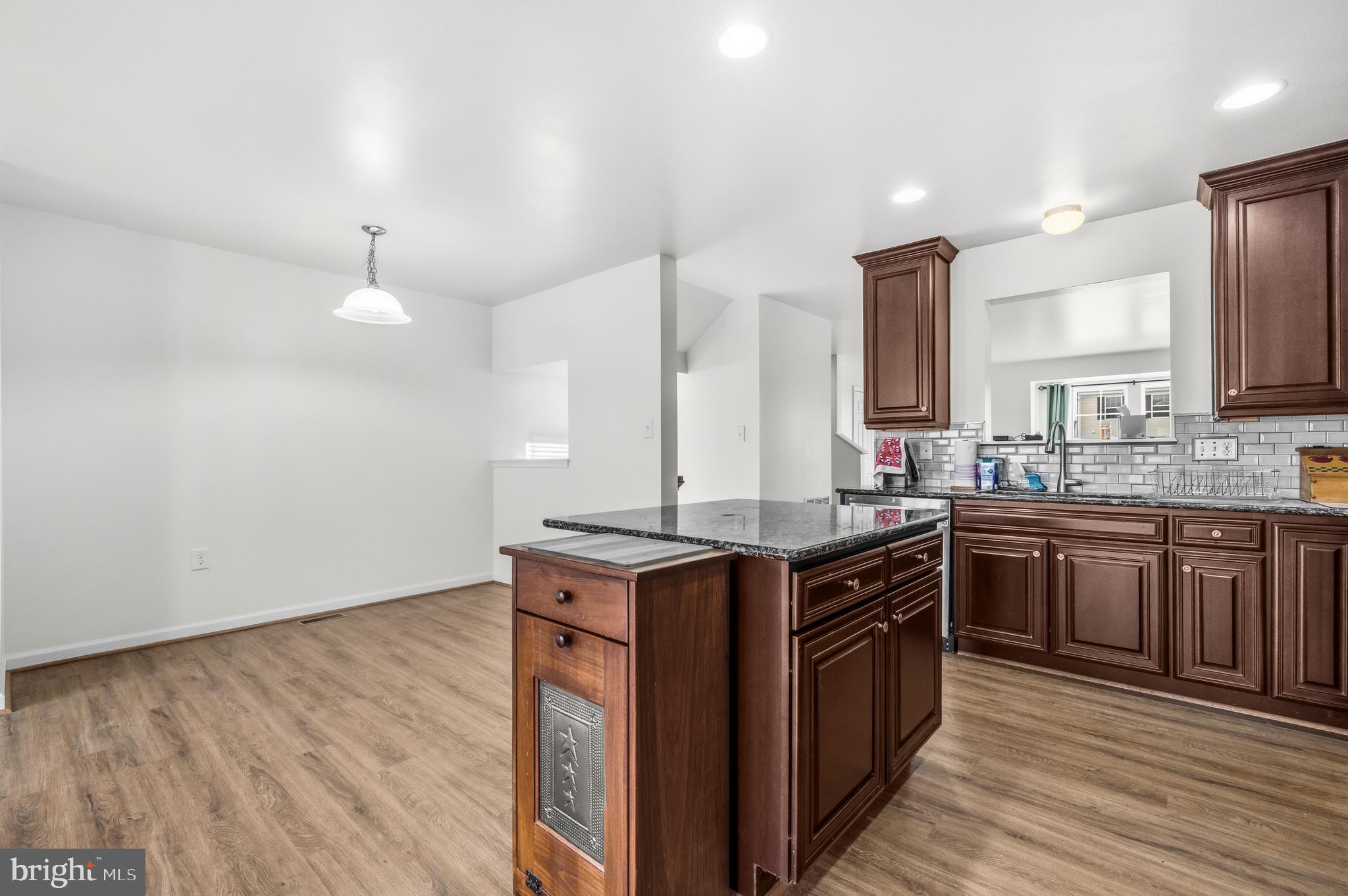 RIVERSIDE - Residential