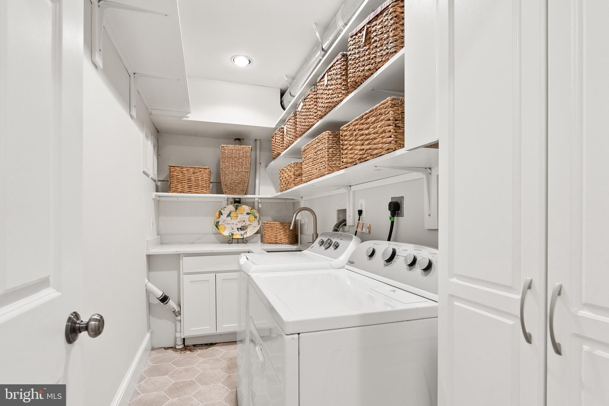 OLD TOWN ALEXANDRIA - Residential