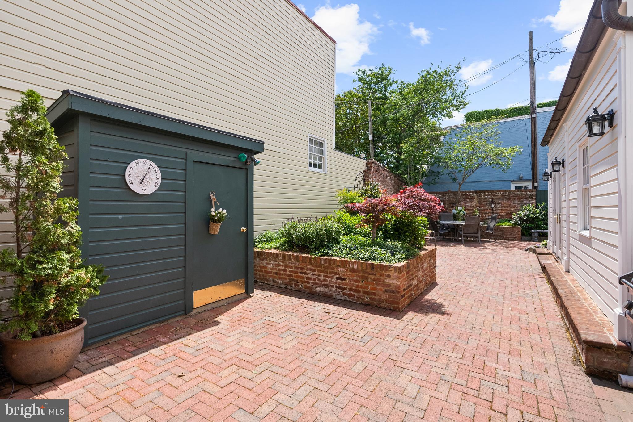 OLD TOWN ALEXANDRIA - Residential