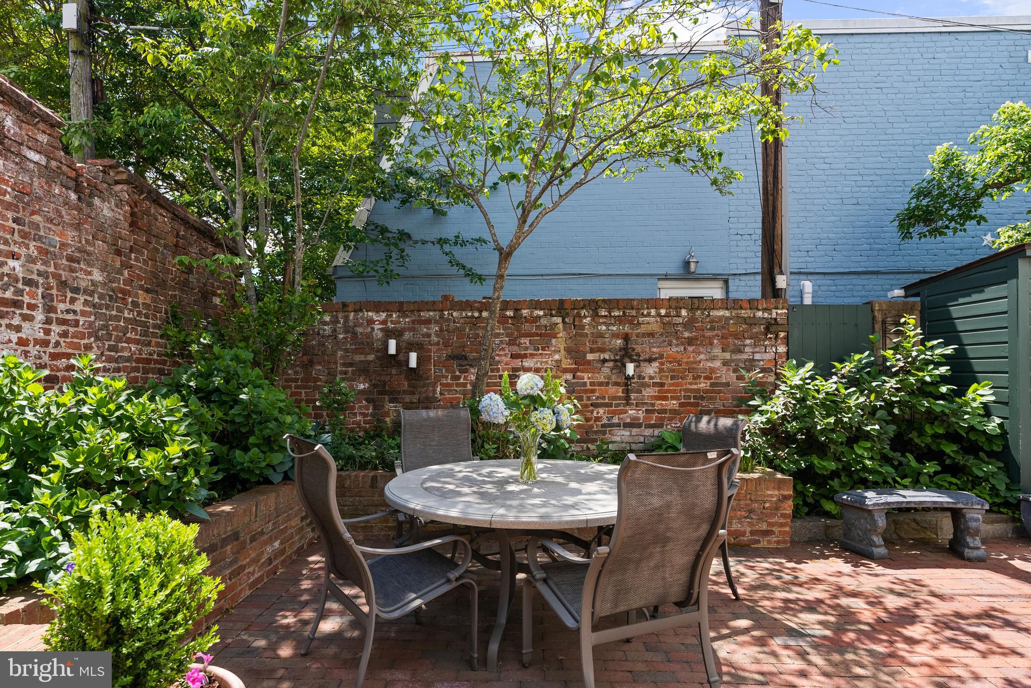 OLD TOWN ALEXANDRIA - Residential
