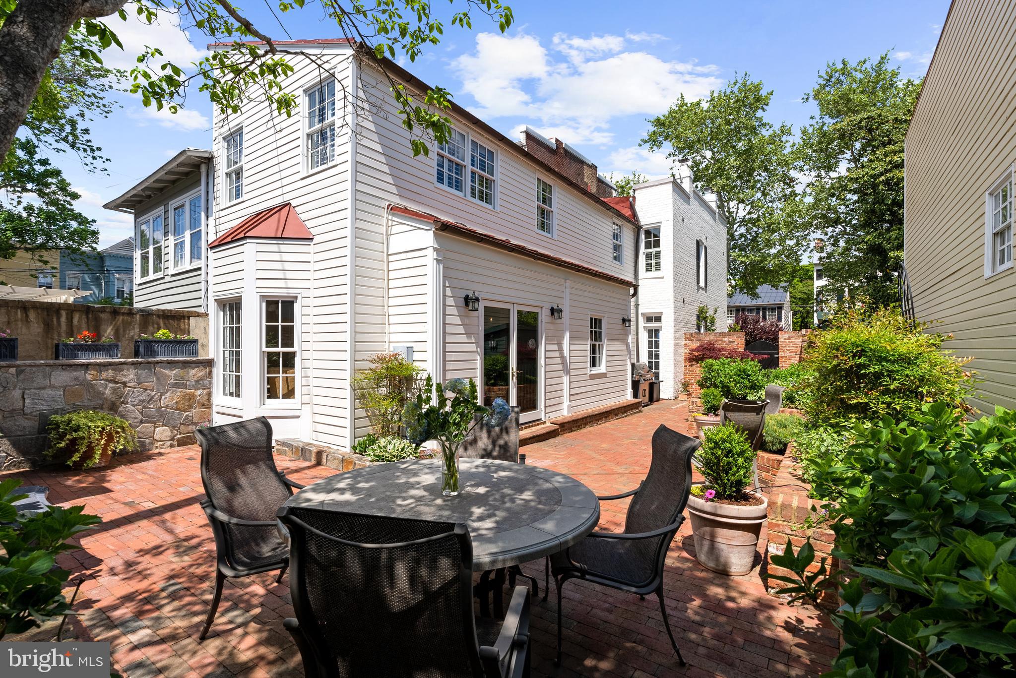 OLD TOWN ALEXANDRIA - Residential