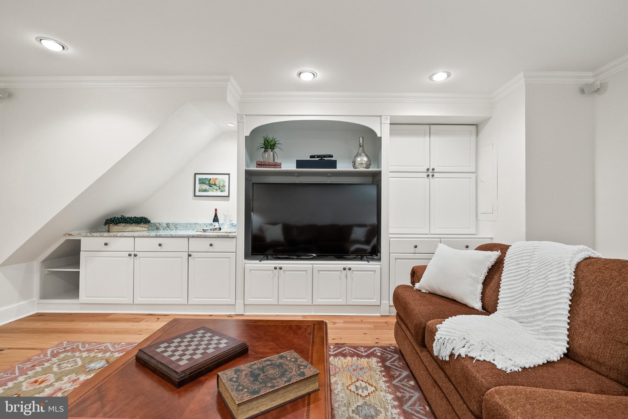 OLD TOWN ALEXANDRIA - Residential