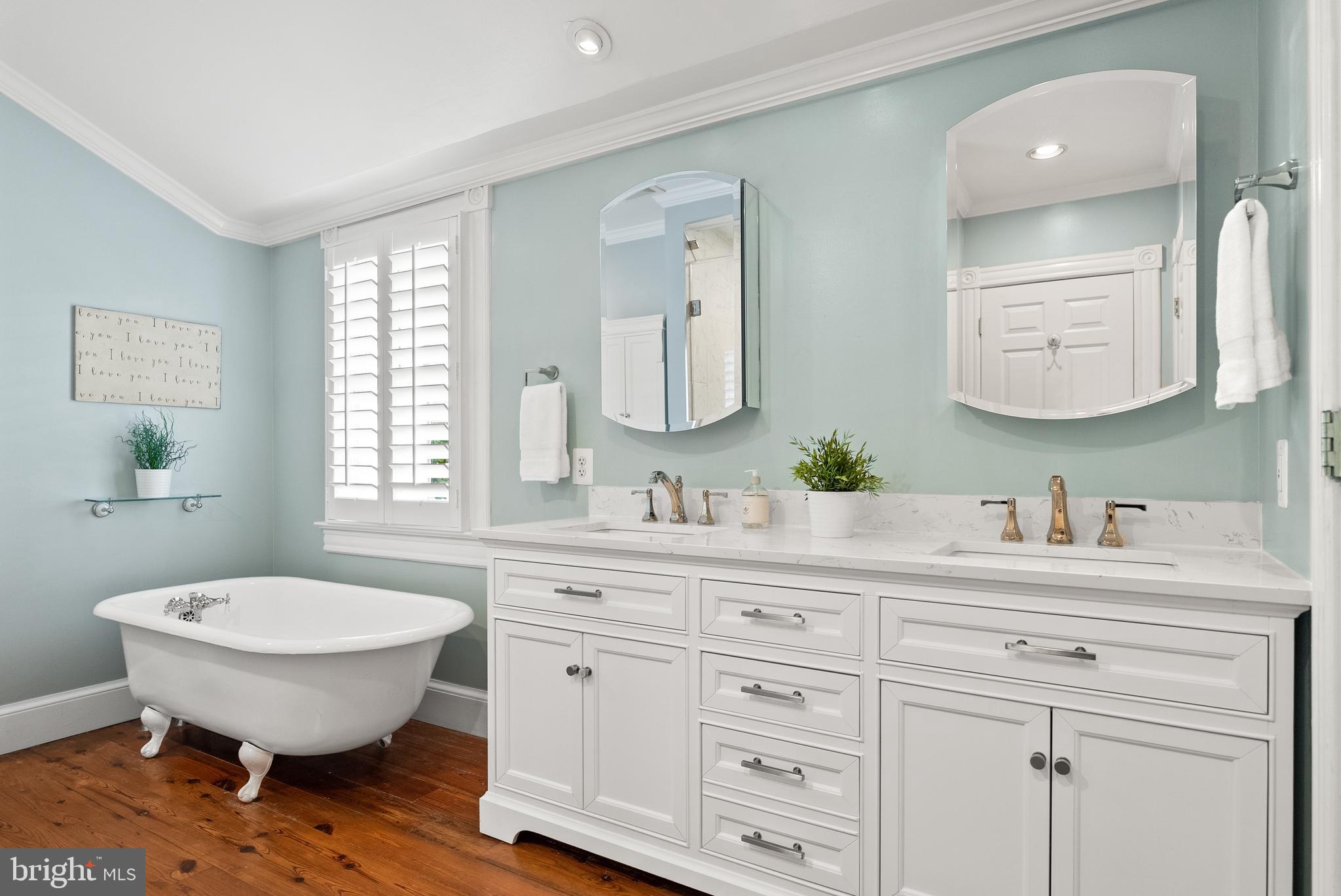 OLD TOWN ALEXANDRIA - Residential