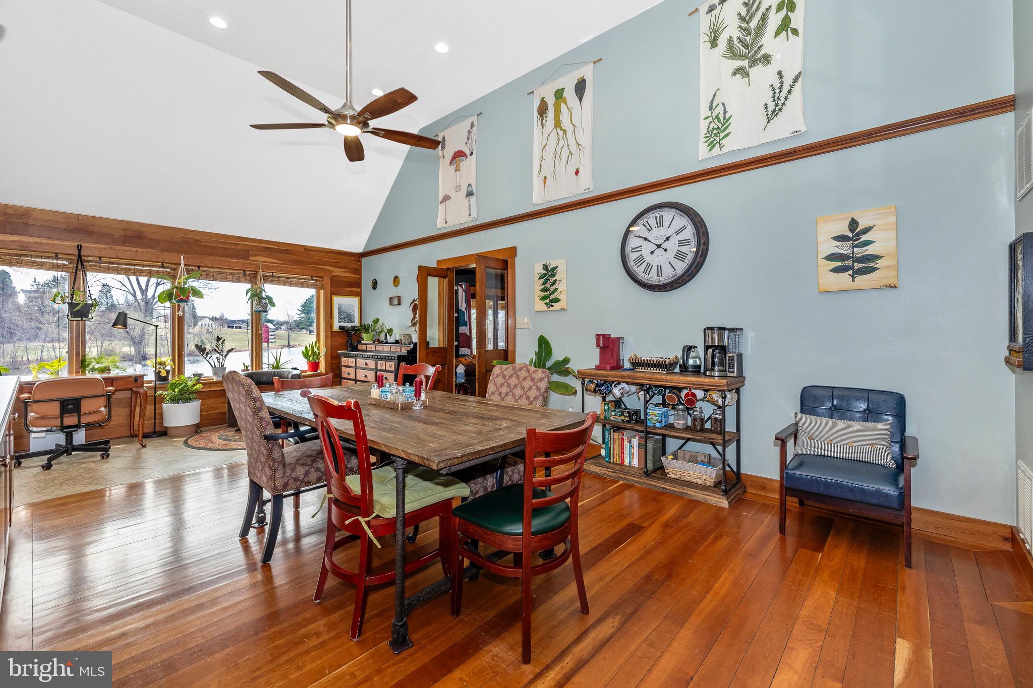 HOWARD SPEAKS - Residential