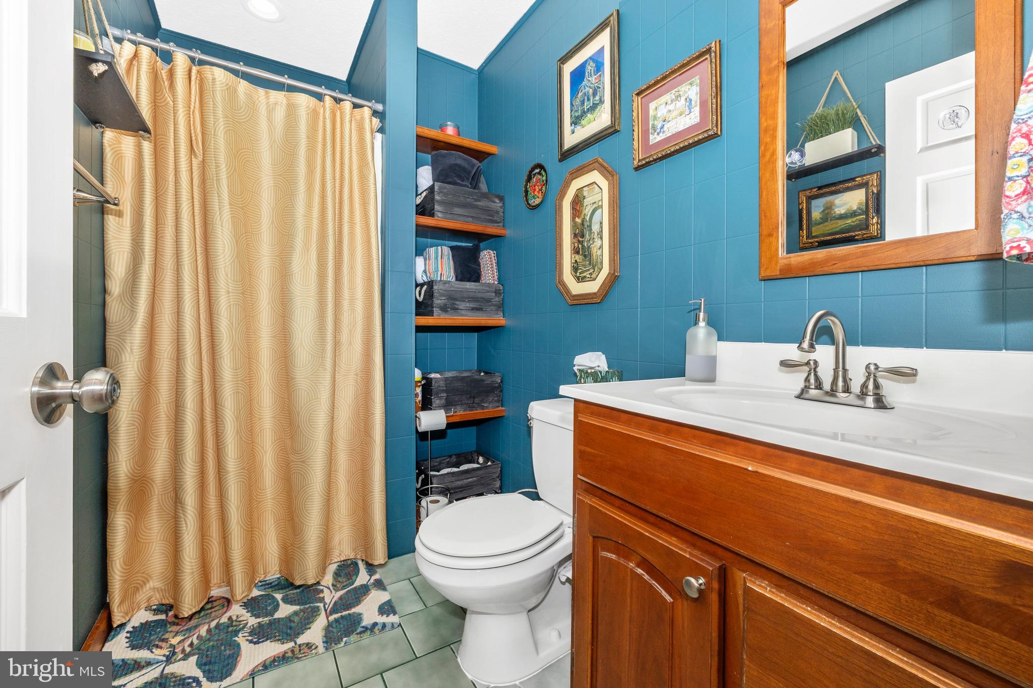 HOWARD SPEAKS - Residential