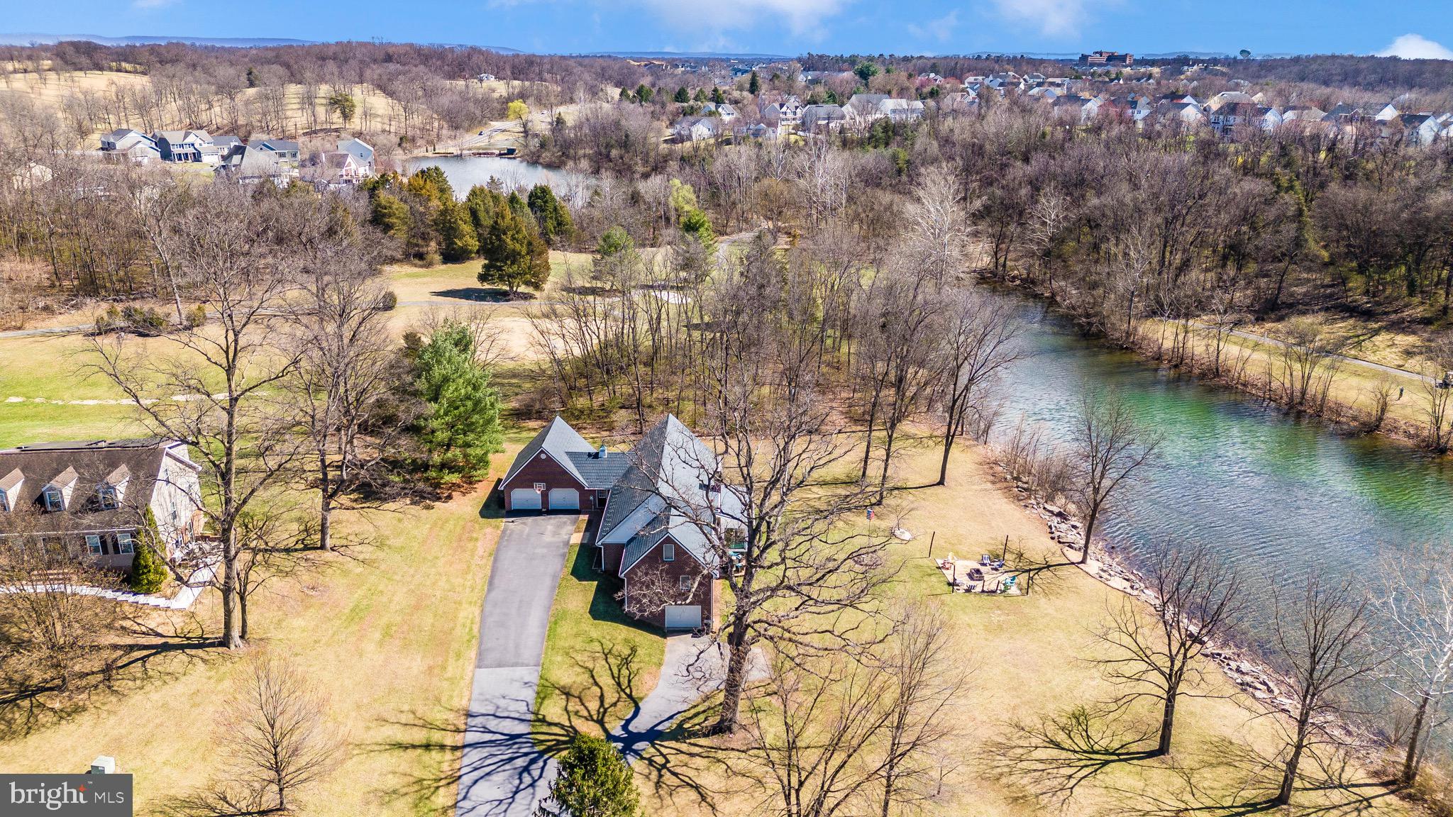 HOWARD SPEAKS - Residential