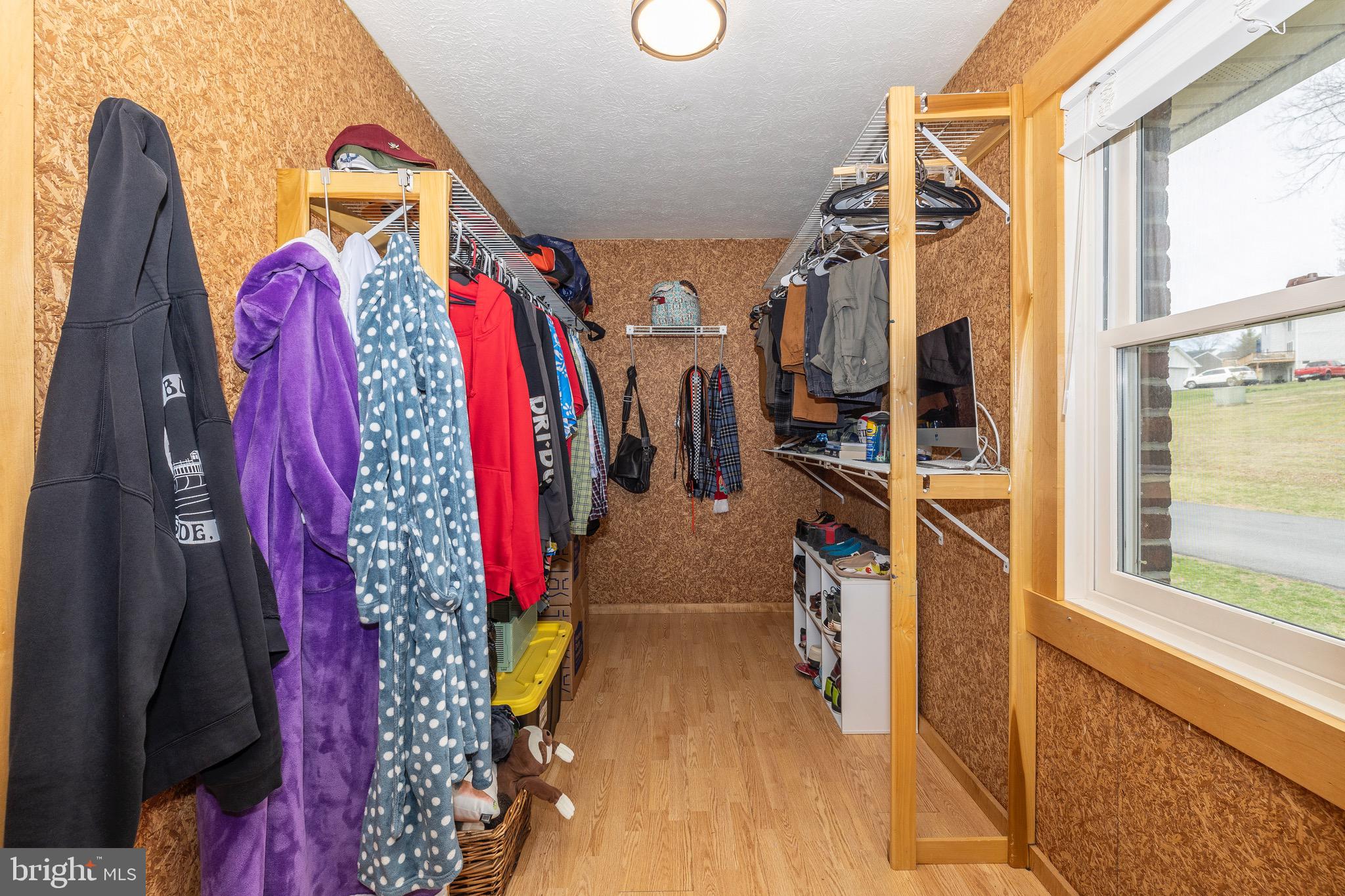 HOWARD SPEAKS - Residential