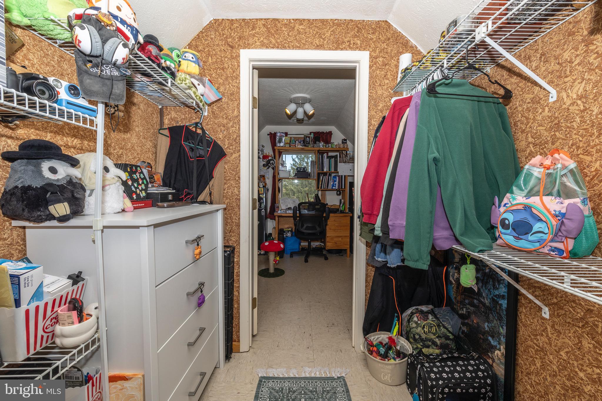 HOWARD SPEAKS - Residential