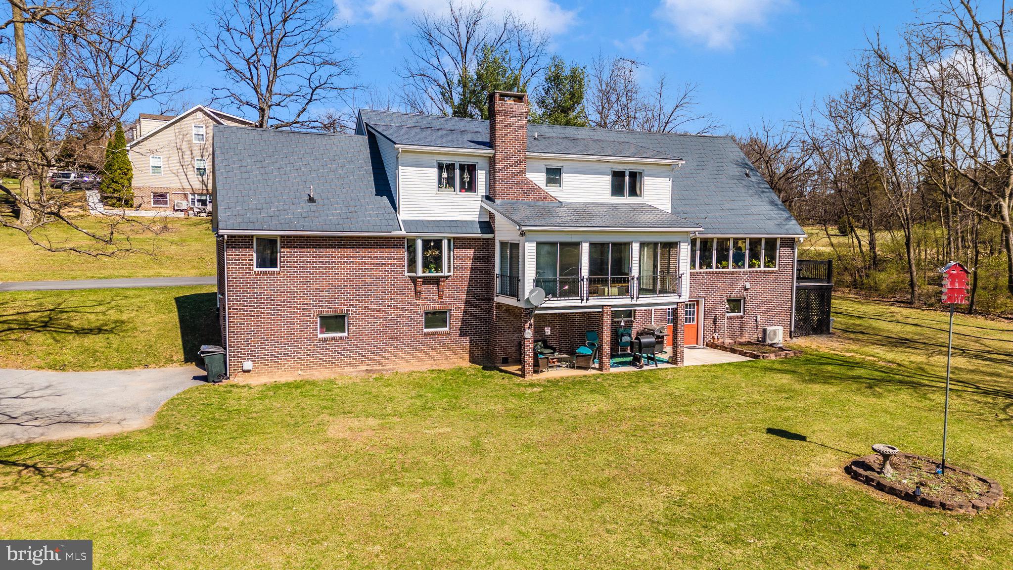 HOWARD SPEAKS - Residential