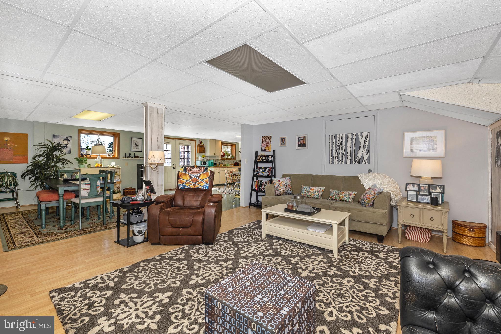 HOWARD SPEAKS - Residential