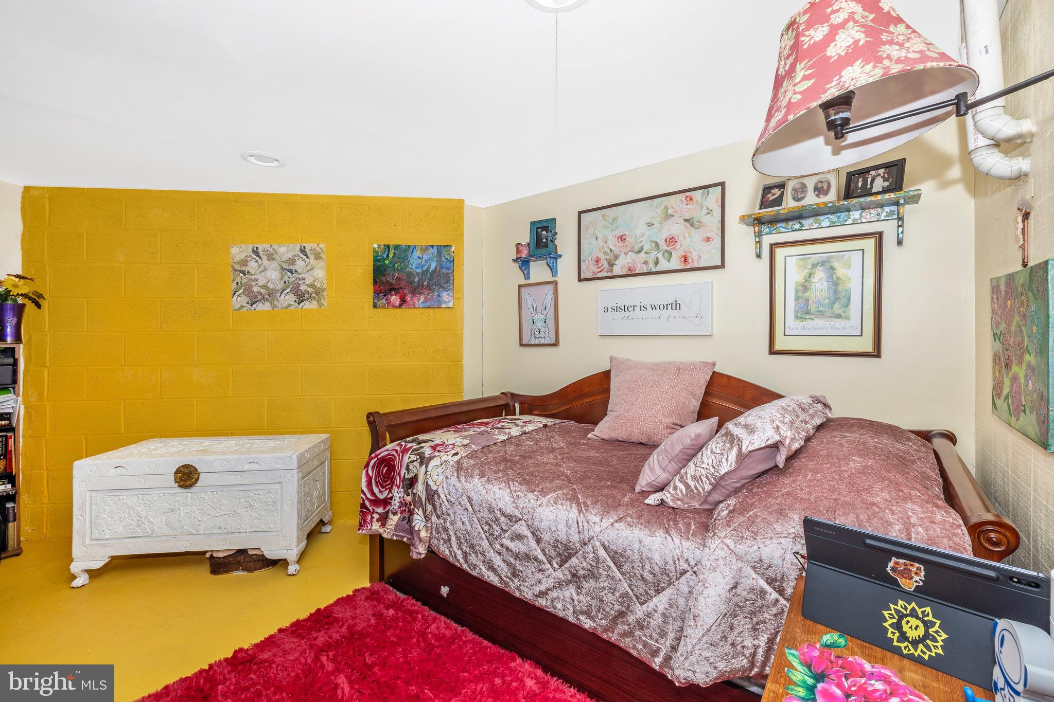 HOWARD SPEAKS - Residential