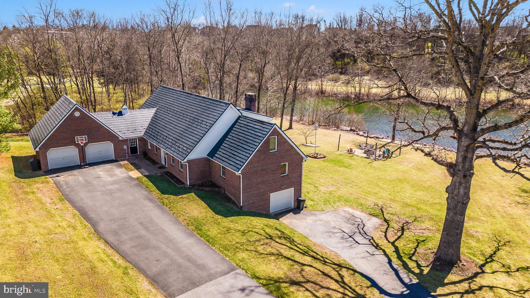 HOWARD SPEAKS - Residential