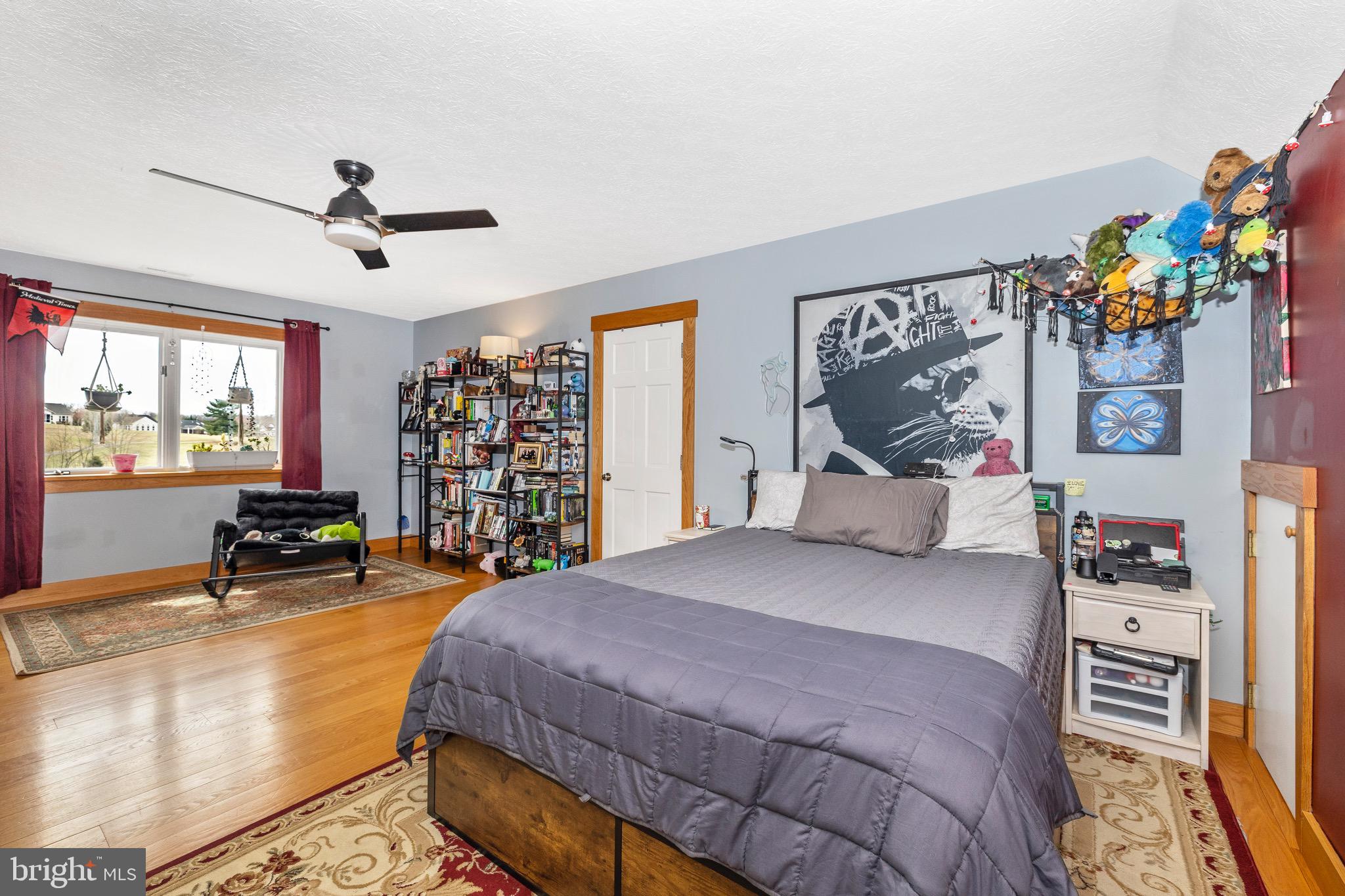 HOWARD SPEAKS - Residential