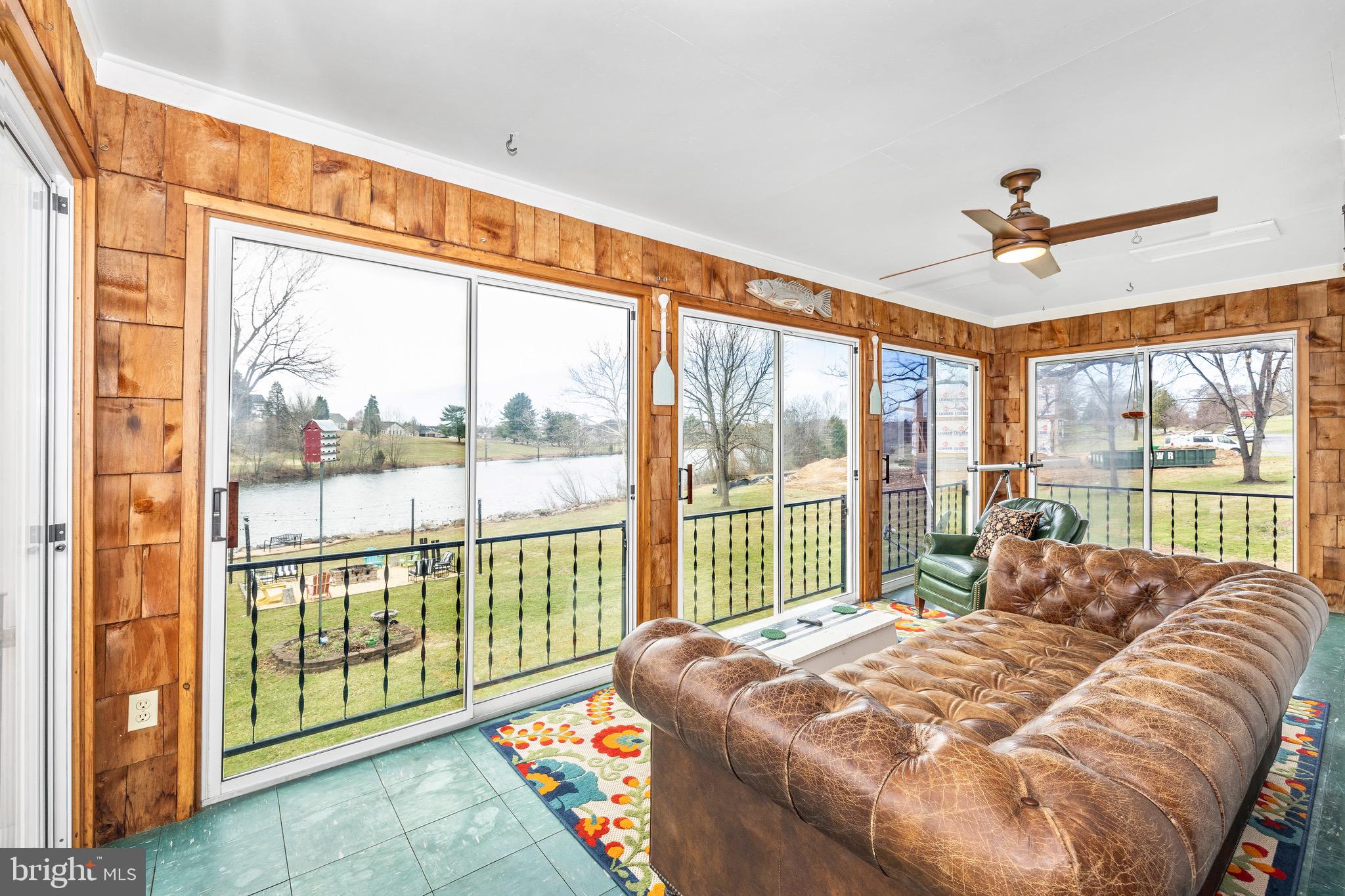 HOWARD SPEAKS - Residential