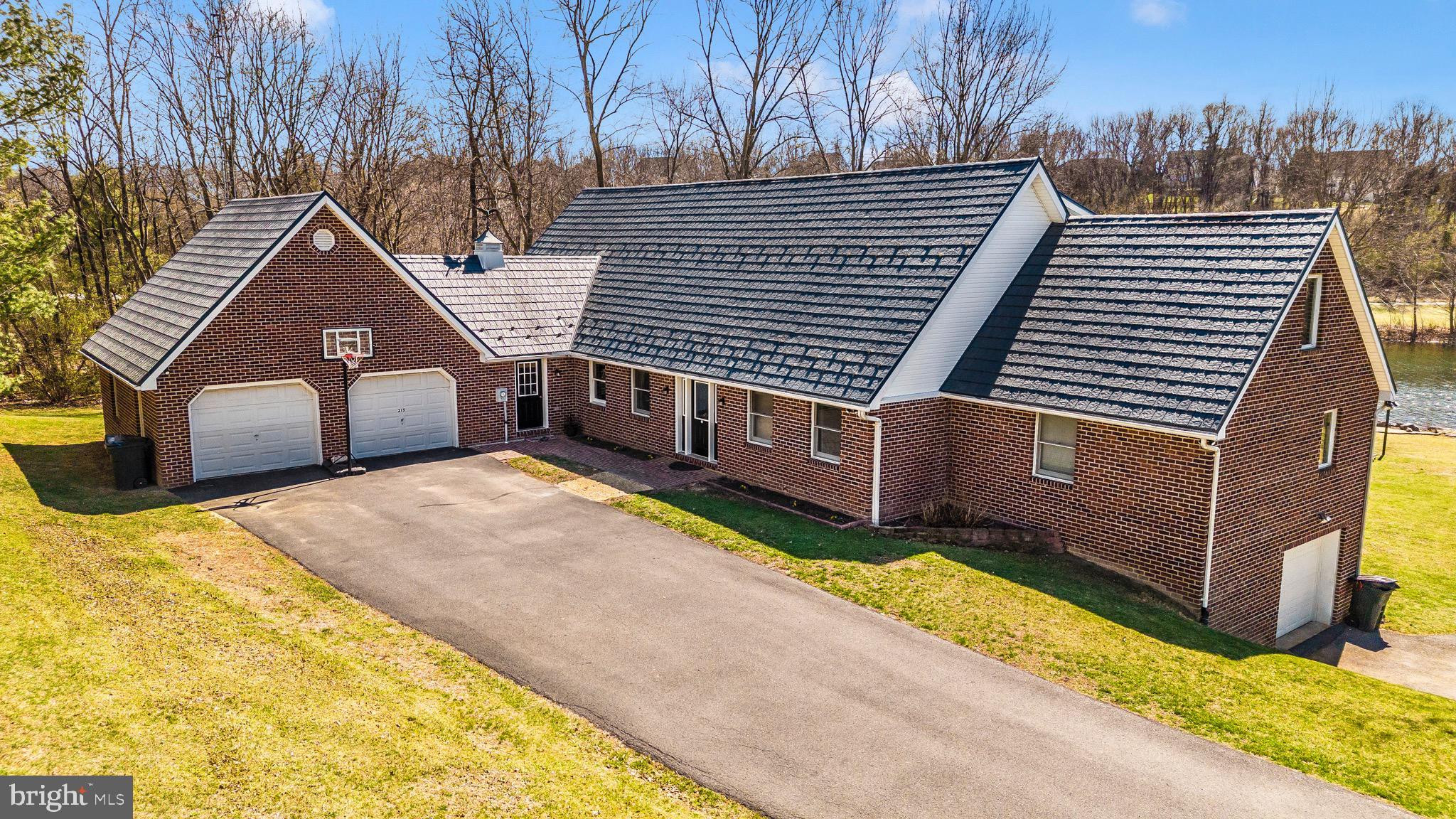 HOWARD SPEAKS - Residential