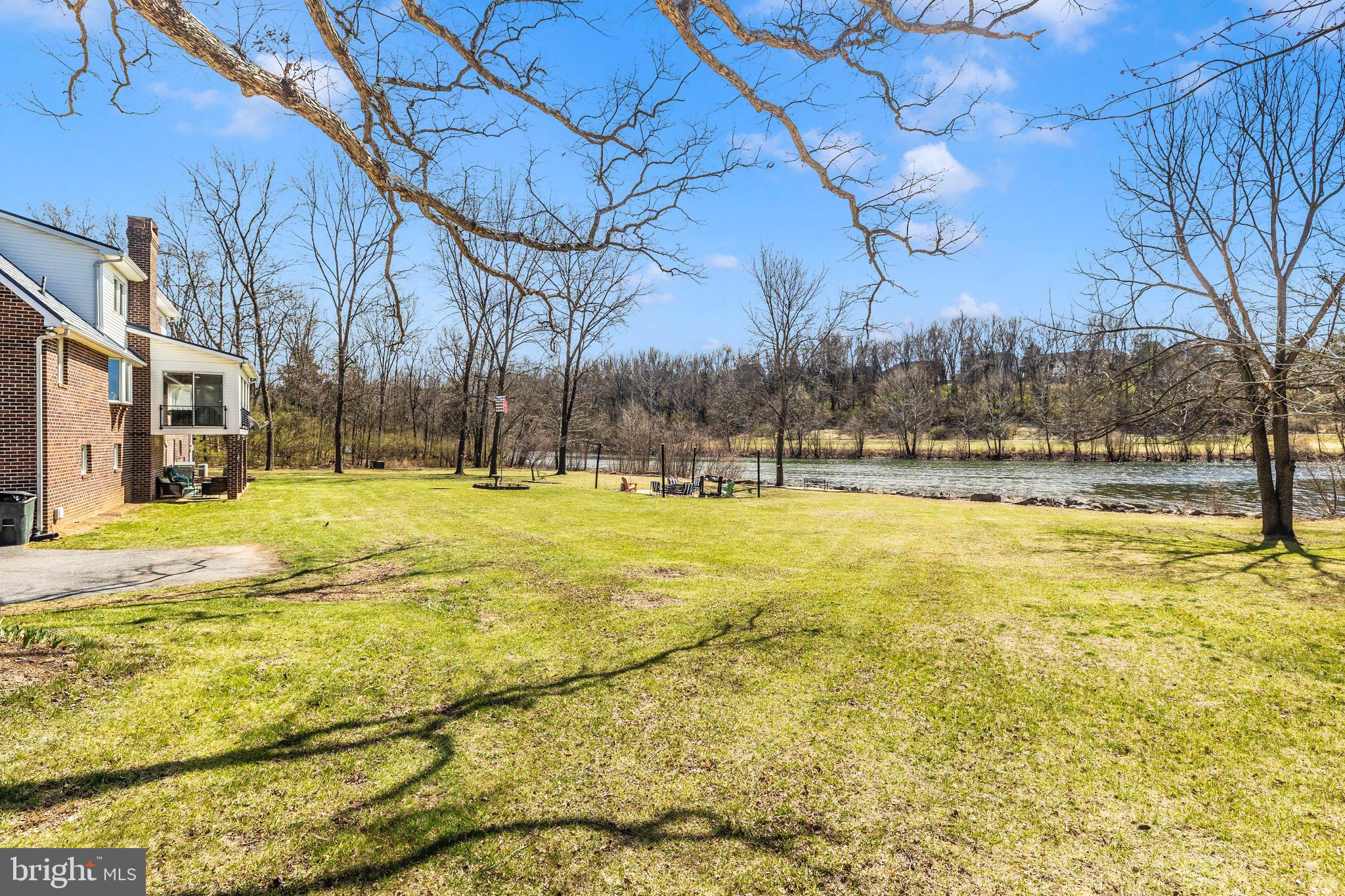 HOWARD SPEAKS - Residential