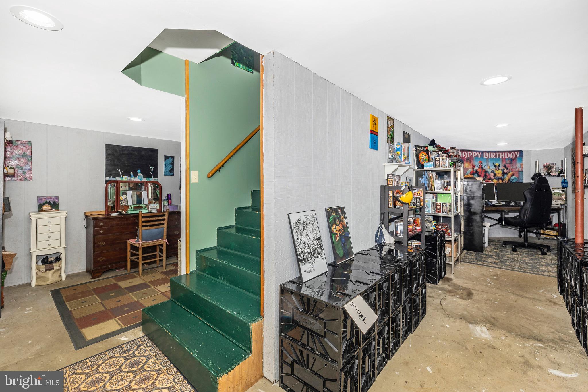 HOWARD SPEAKS - Residential