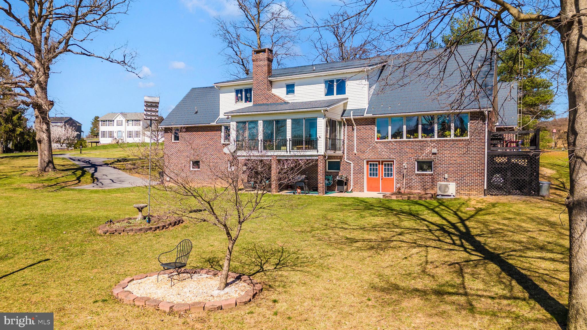 HOWARD SPEAKS - Residential