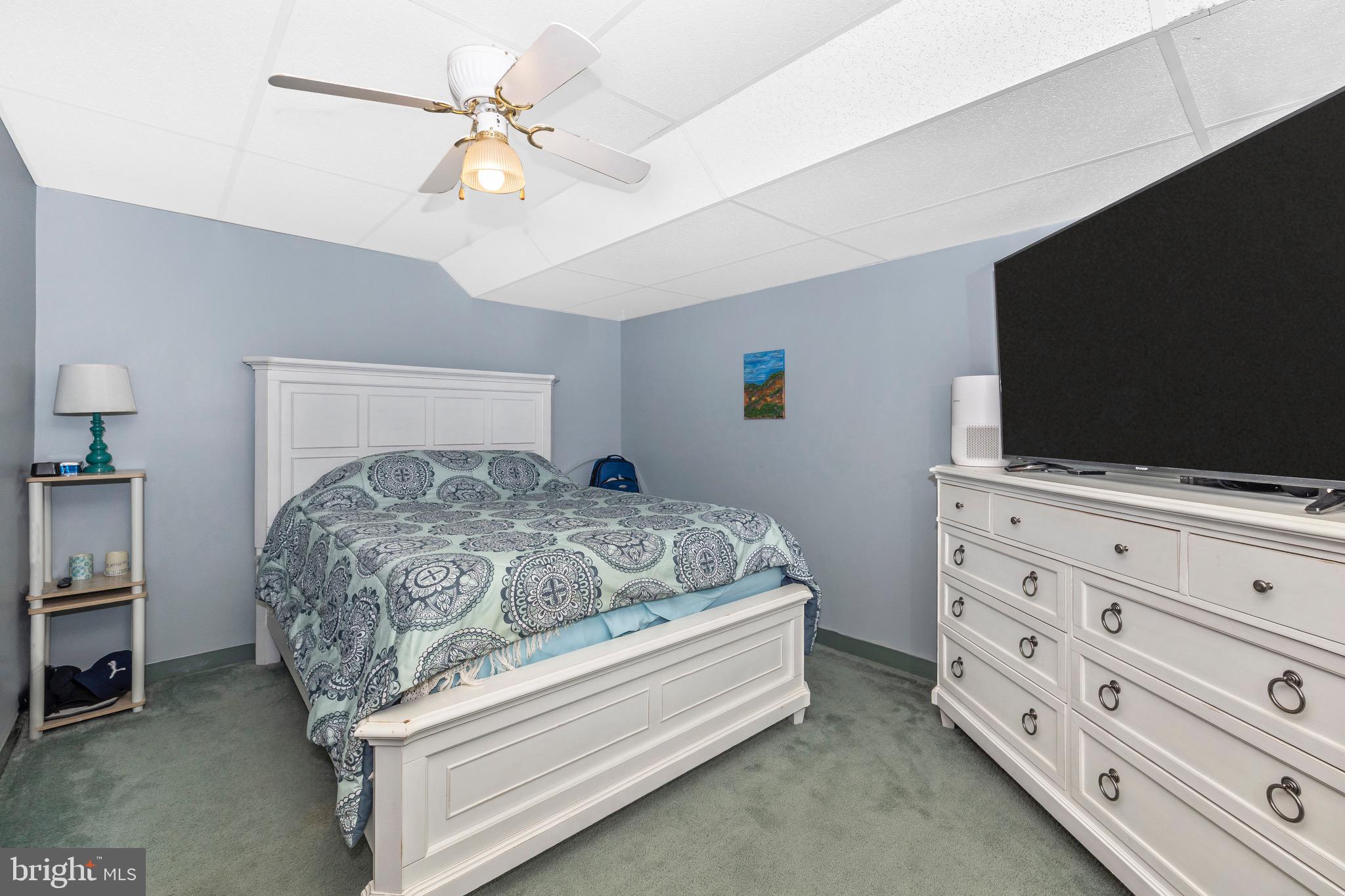 HOWARD SPEAKS - Residential