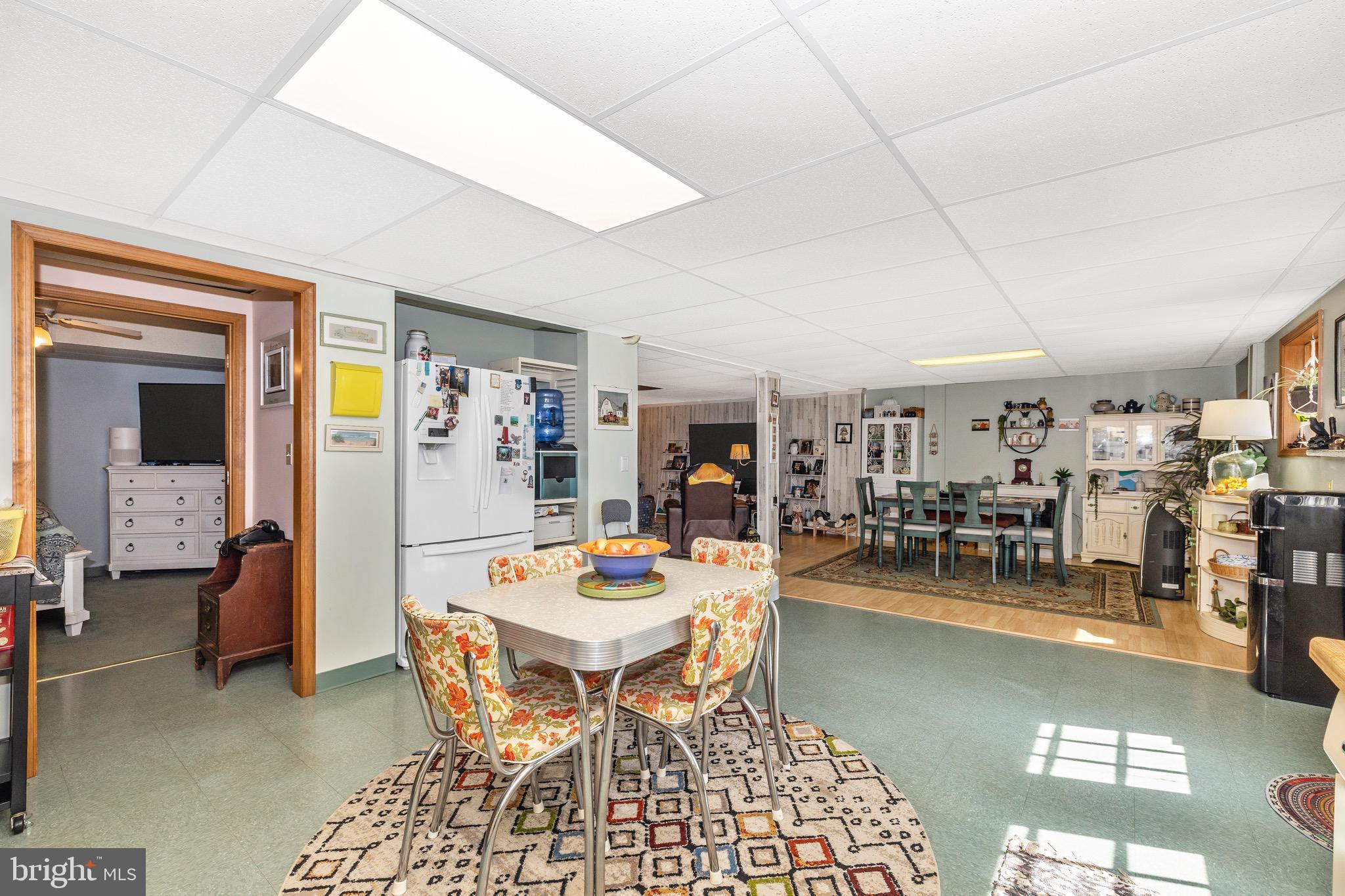 HOWARD SPEAKS - Residential