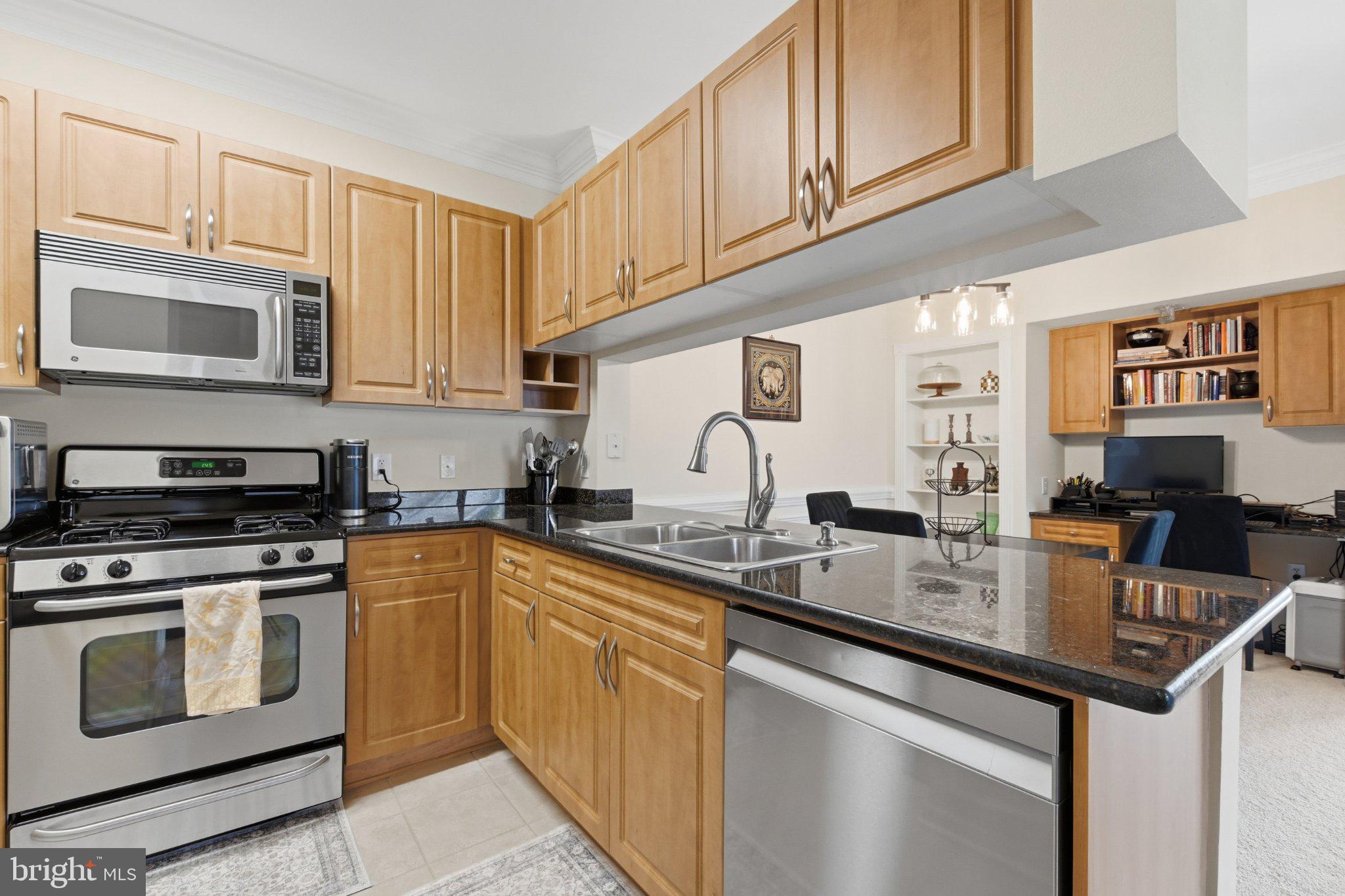 4415 WEATHERINGTON LANE 404