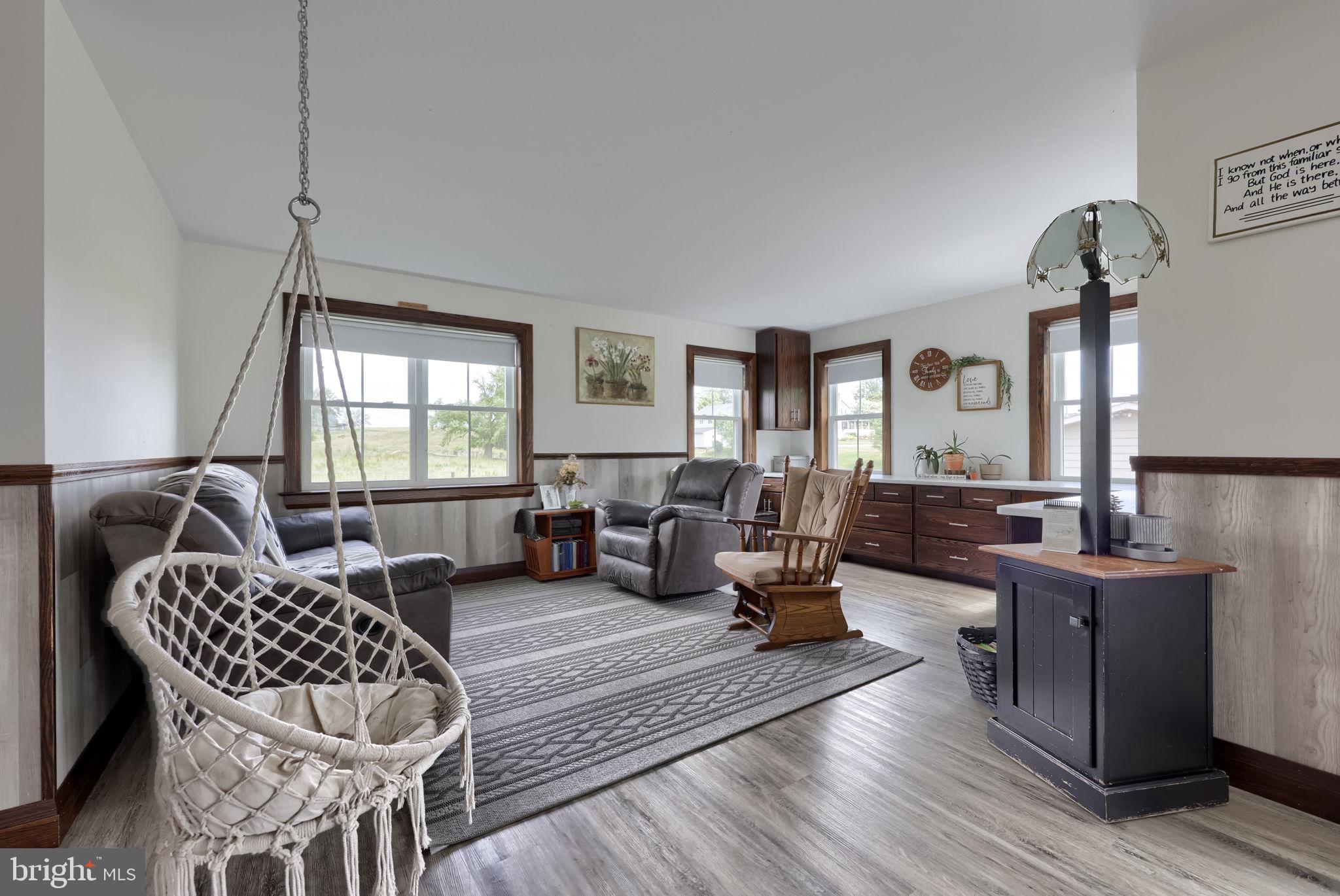 212 CEDAR DRIVE
