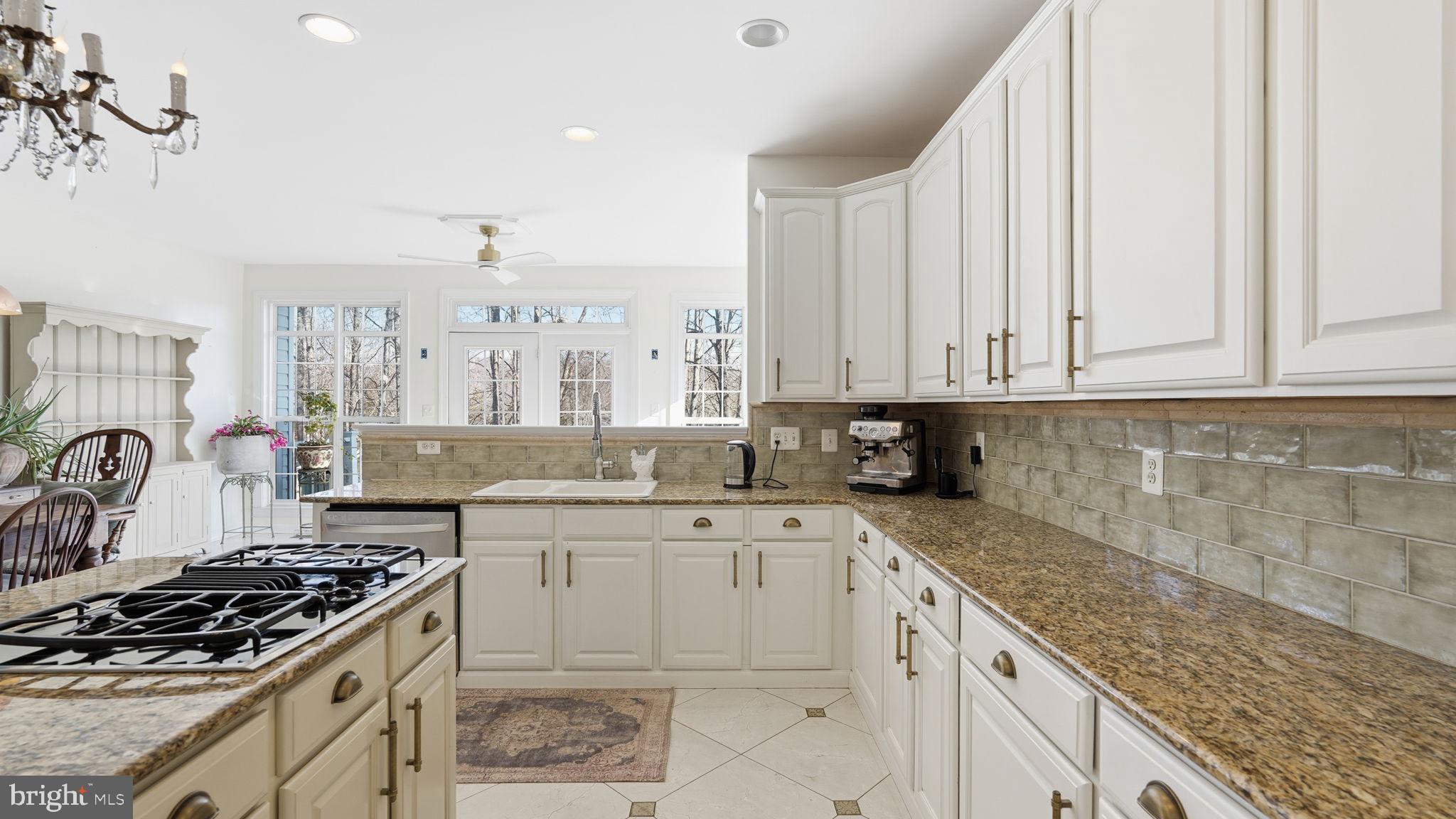 SEVEN LAKES - Residential