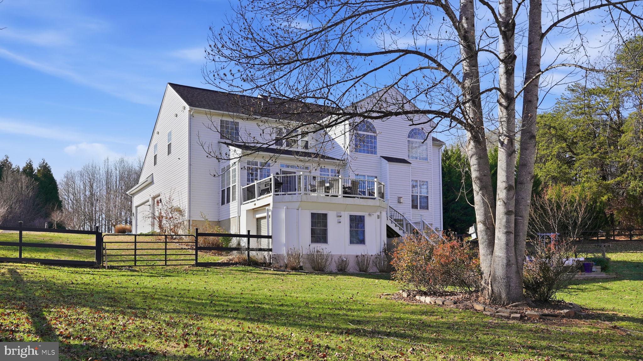 SEVEN LAKES - Residential