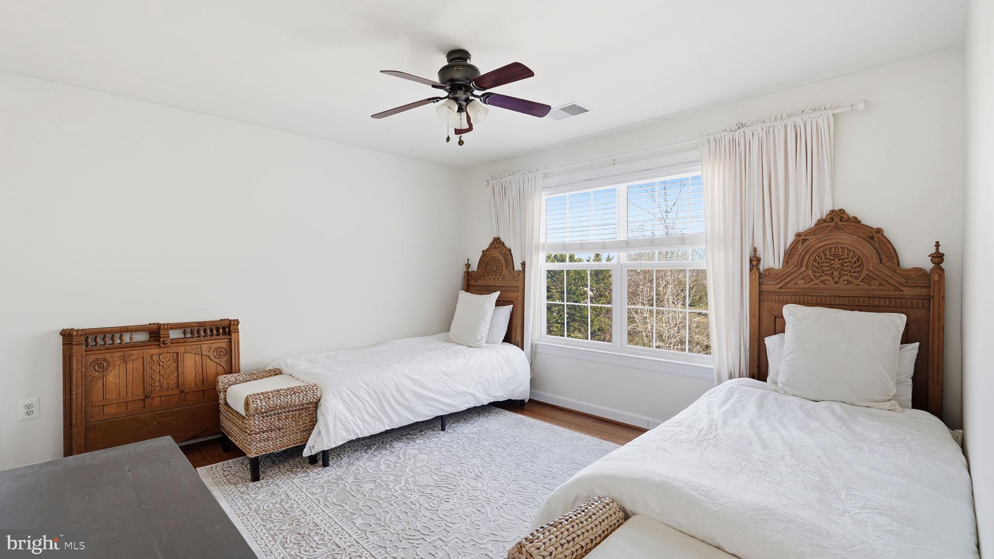 SEVEN LAKES - Residential