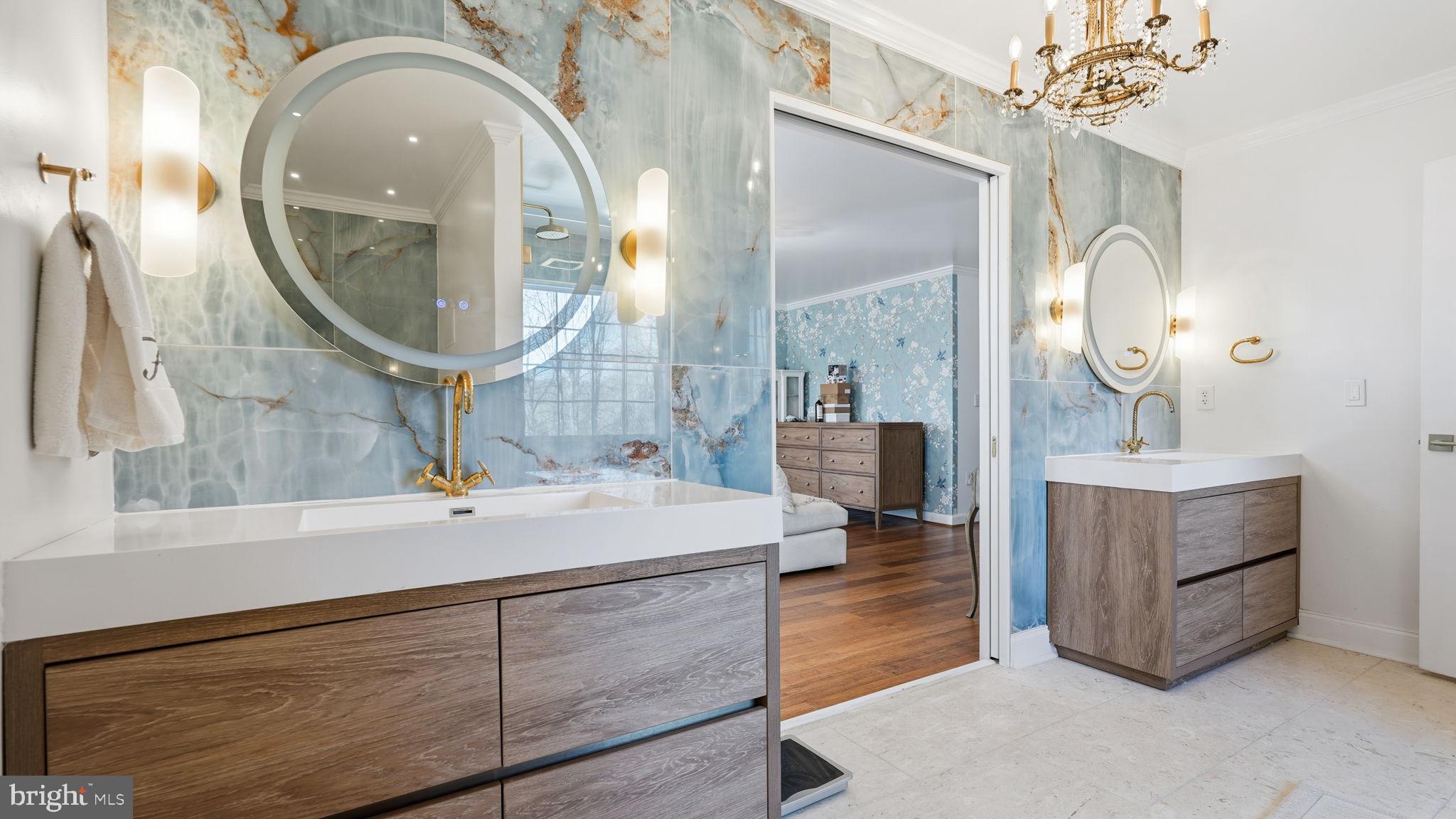 SEVEN LAKES - Residential