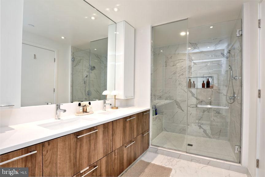 THE BORO TYSONS - Residential