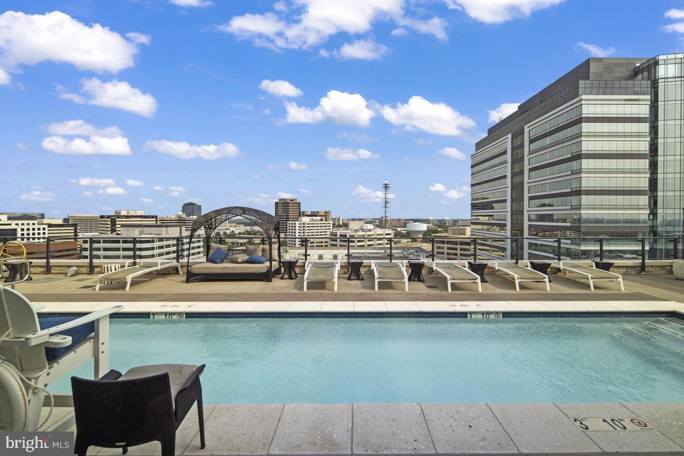 THE BORO TYSONS - Residential